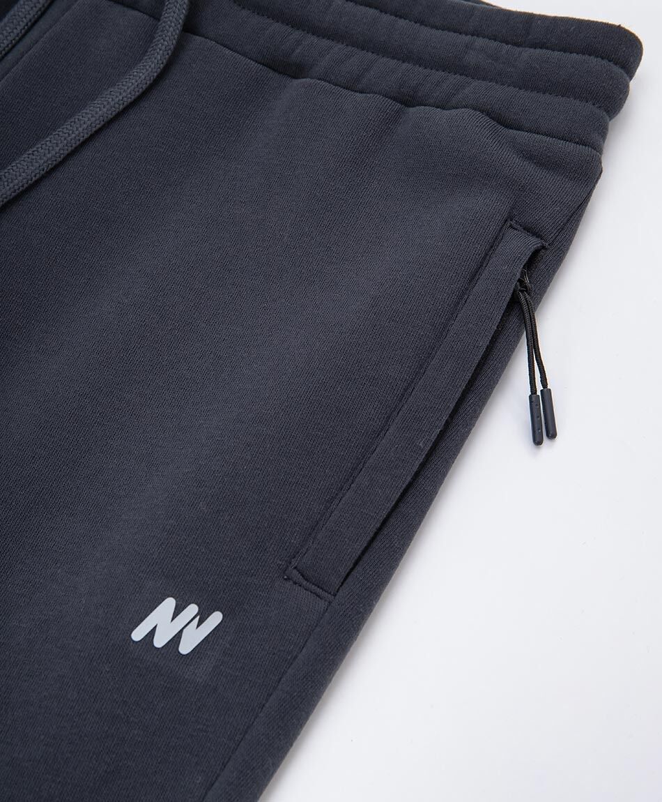 Pantal&oacute;n deportivo hombre texto l&iacute;neas