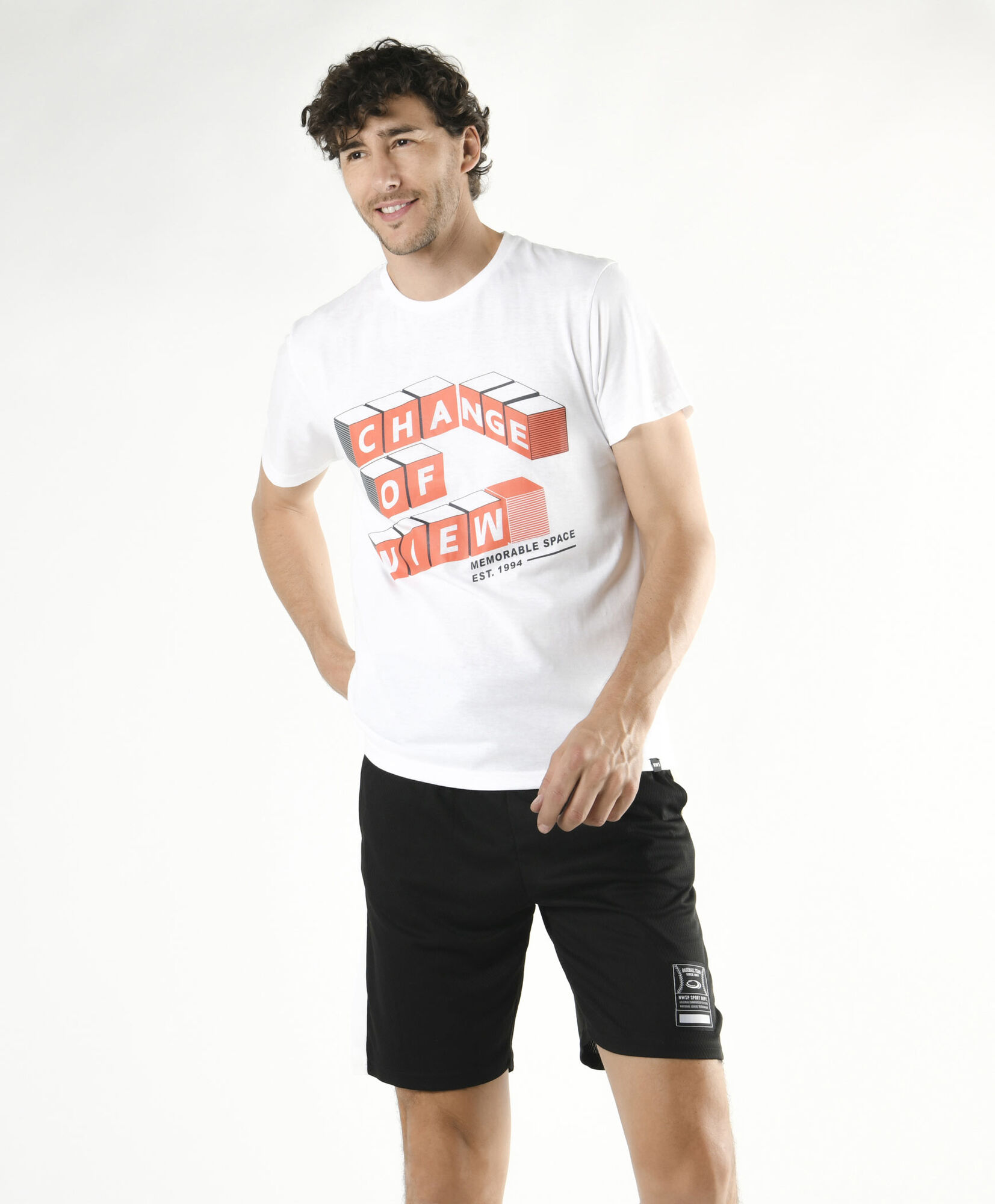Short deportivo hombre línea lateral Short deportivo hombre línea lateral
