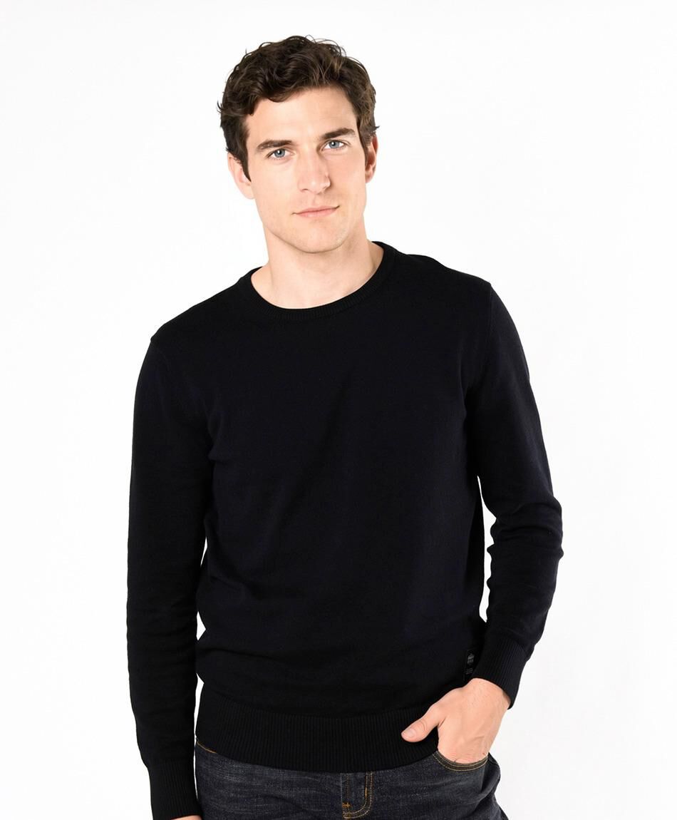 Sweater hombre liso b&aacute;sico negro