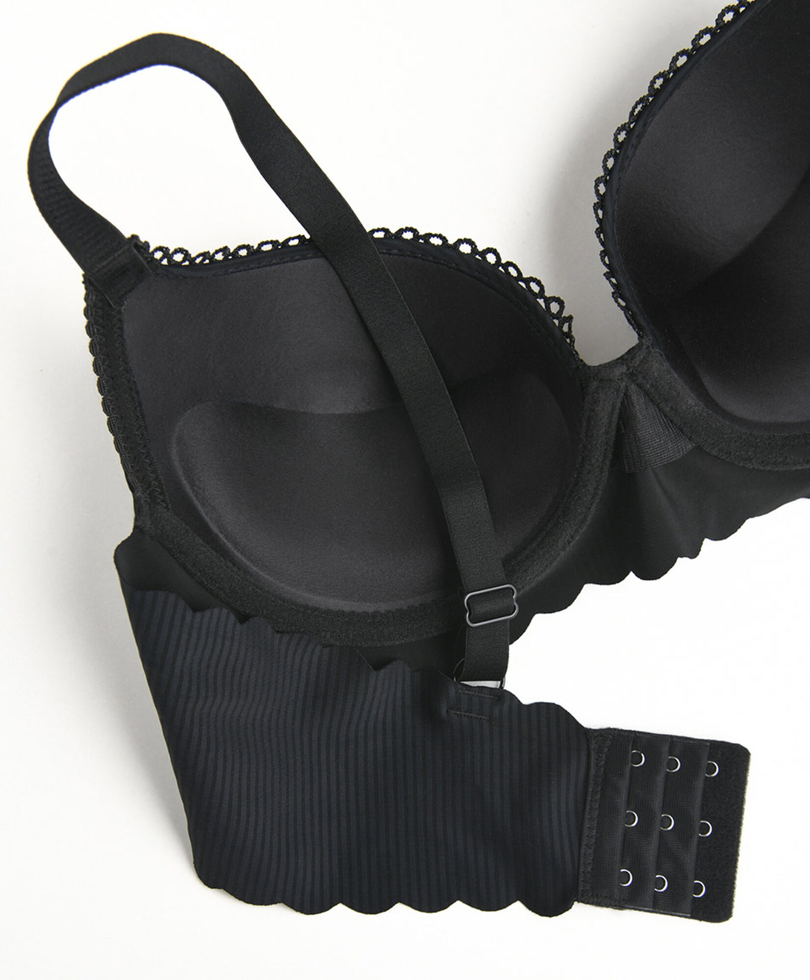 Sostén mujer encajes mini líneas seamless Sostén mujer encajes mini líneas seamless