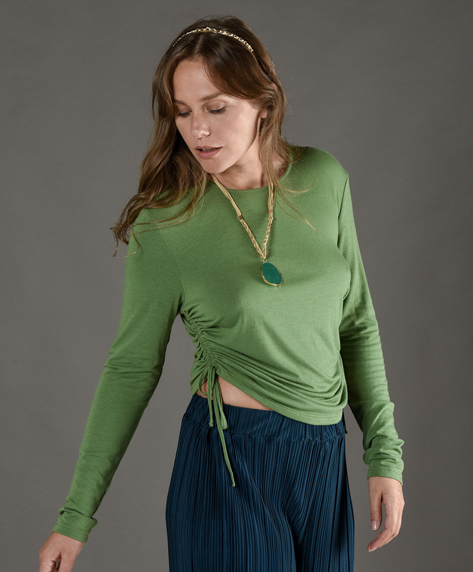 Polera detalle lateral