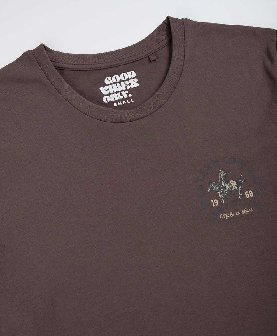 Polera hombre estampado western