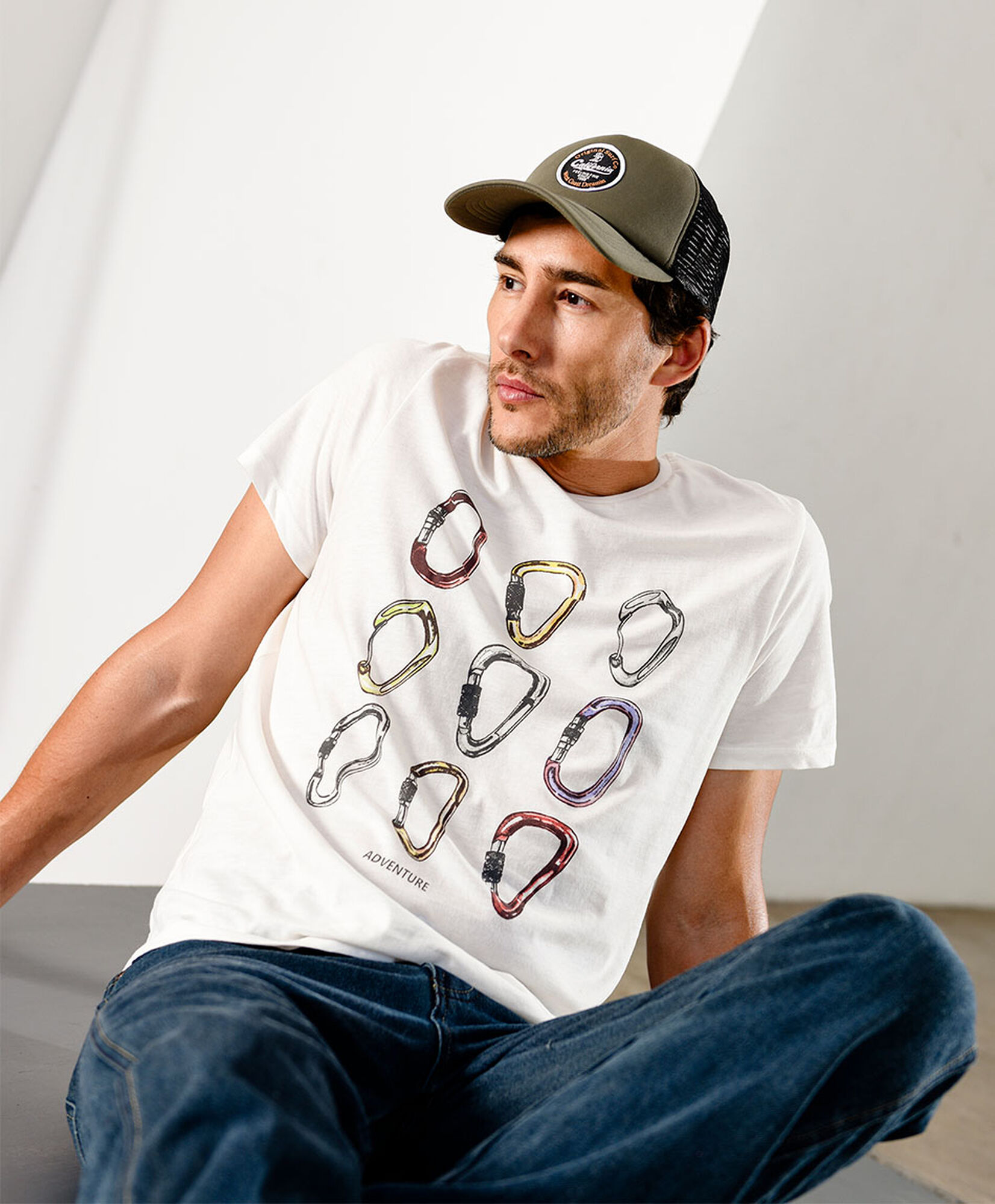 Polera hombre estampado mosquetones Polera hombre estampado mosquetones