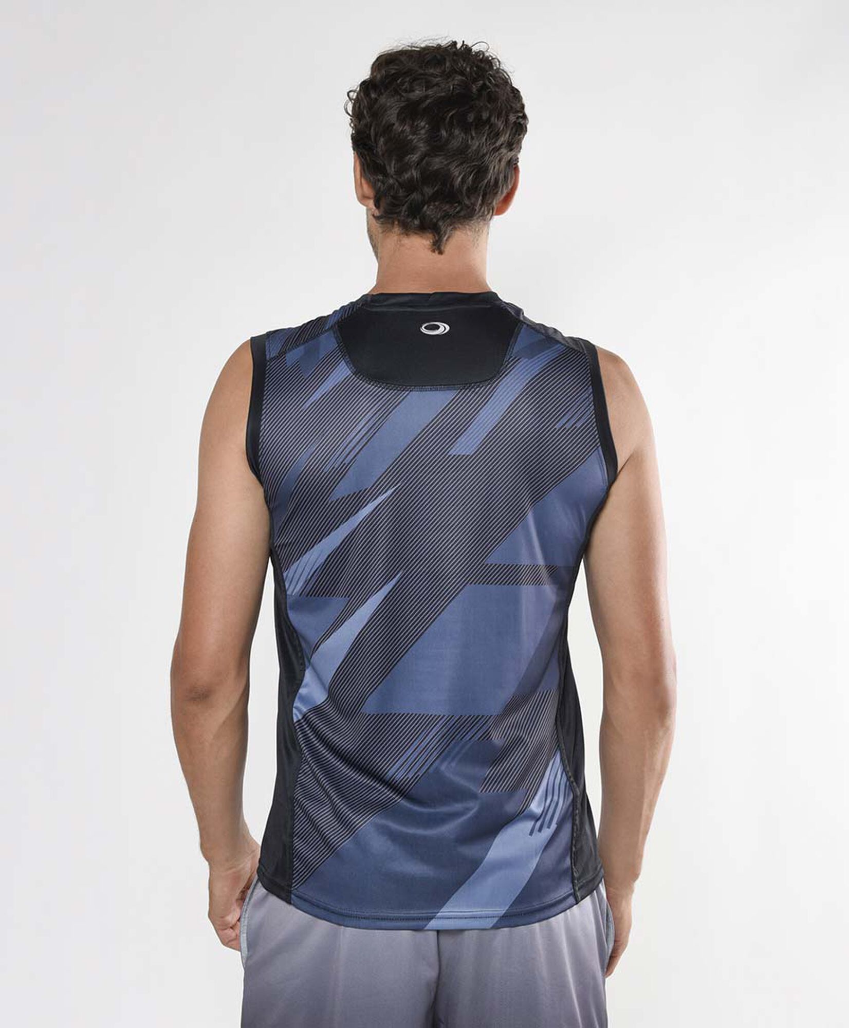 Polera deportiva hombre running líneas Polera deportiva hombre running líneas