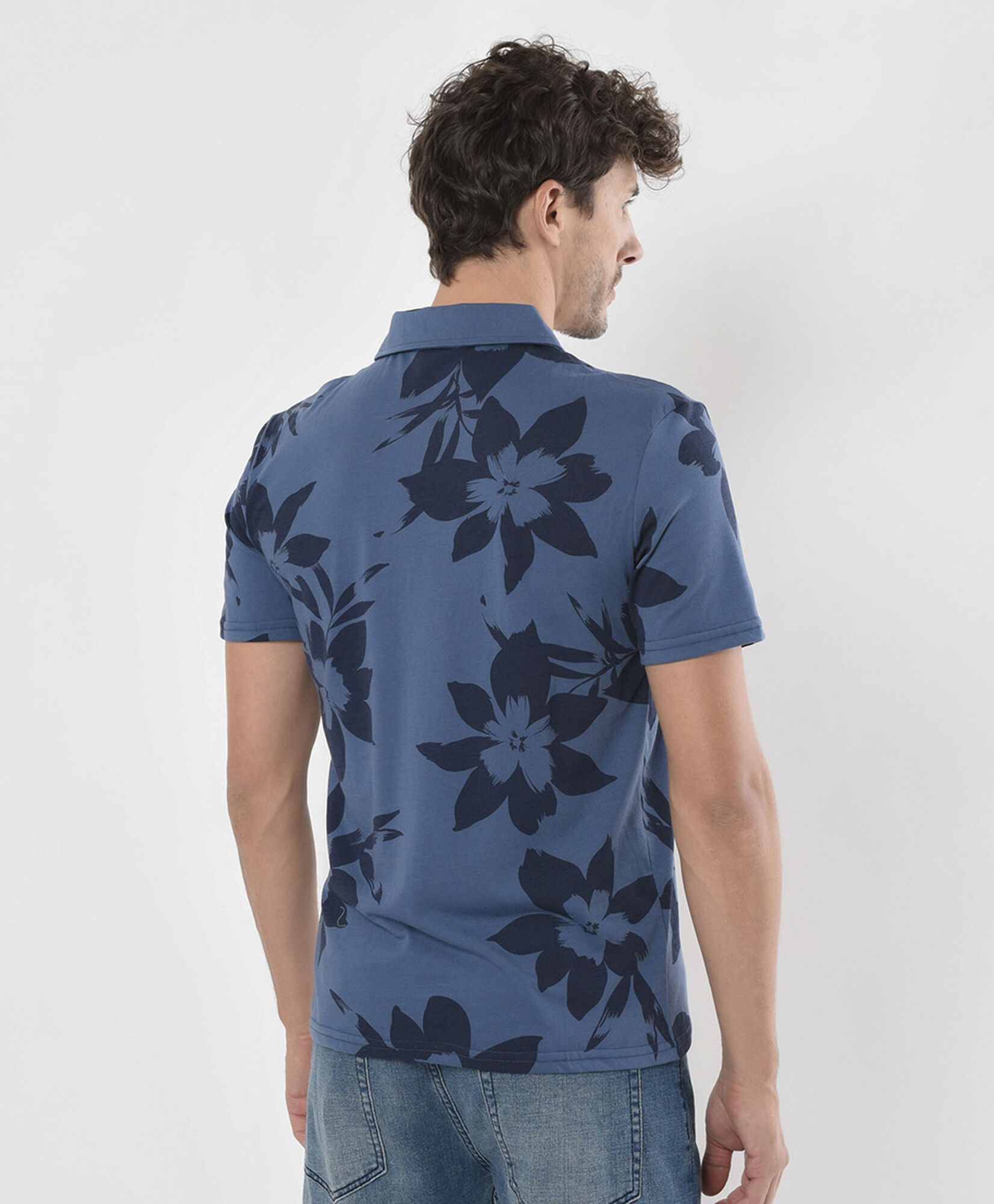 Polera hombre floreada cuello piqué Polera hombre floreada cuello piqué