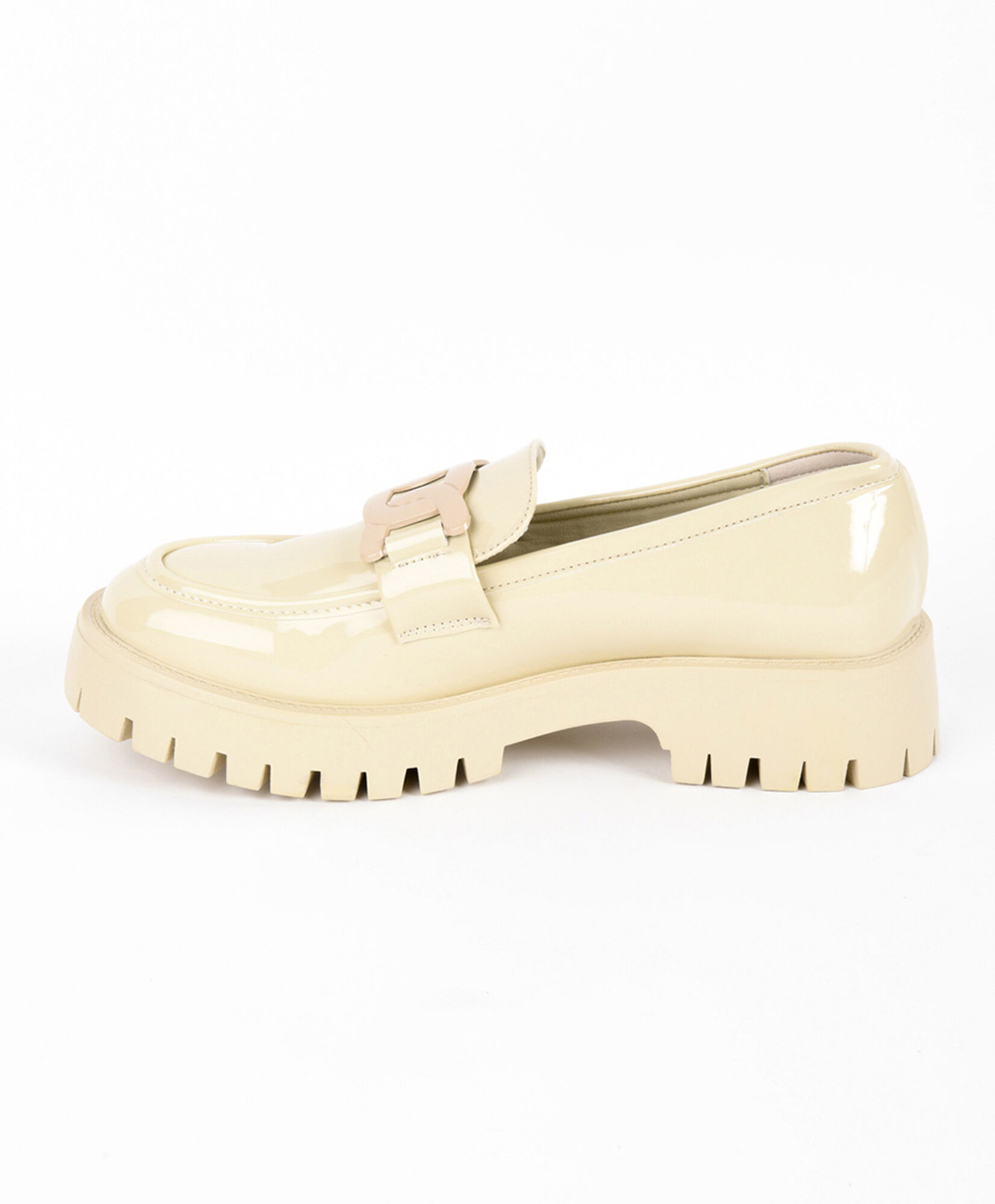Mocasín mujer charol beige Mocasín mujer charol beige