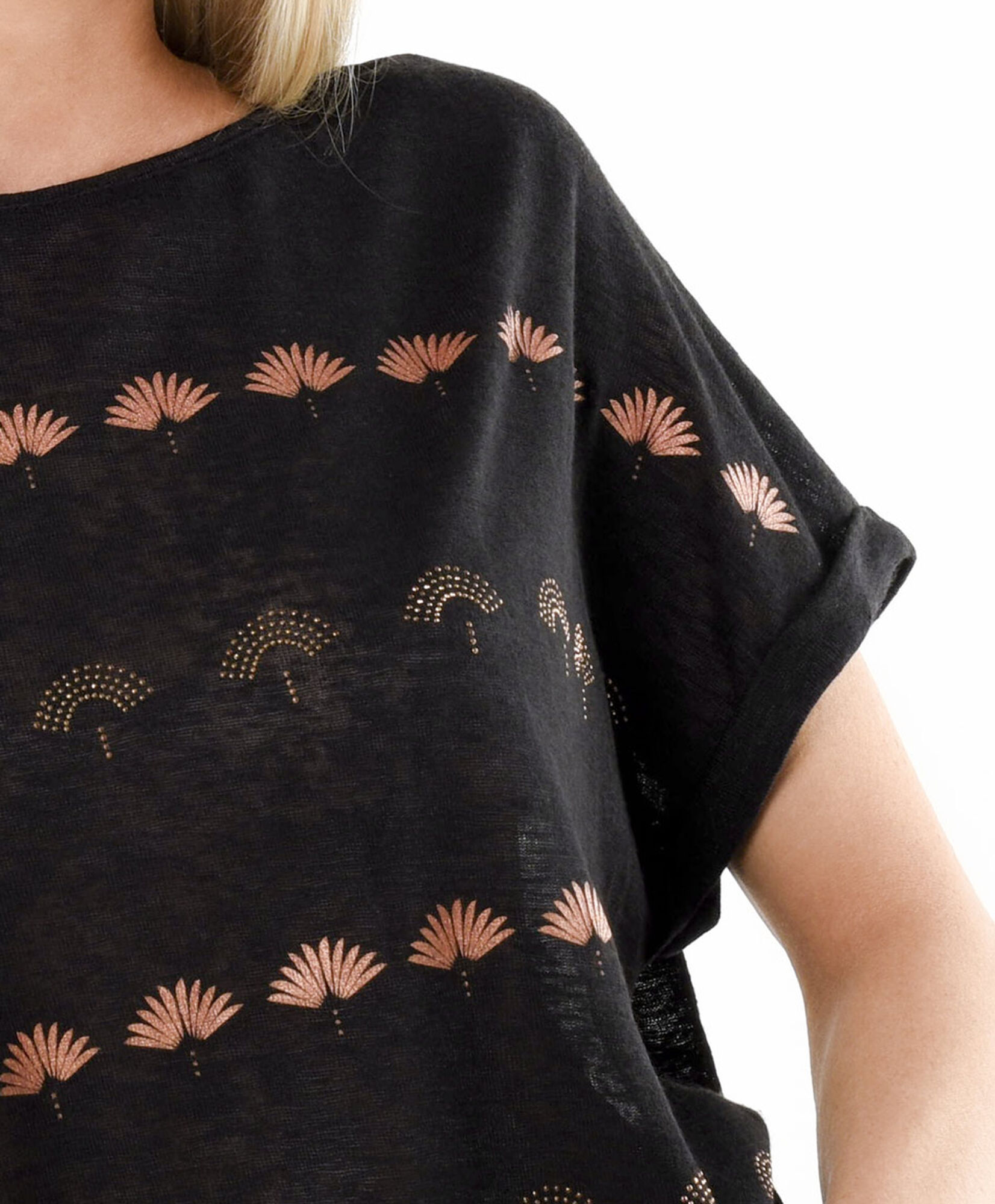 Polera mujer diseño hojitas Polera mujer diseño hojitas