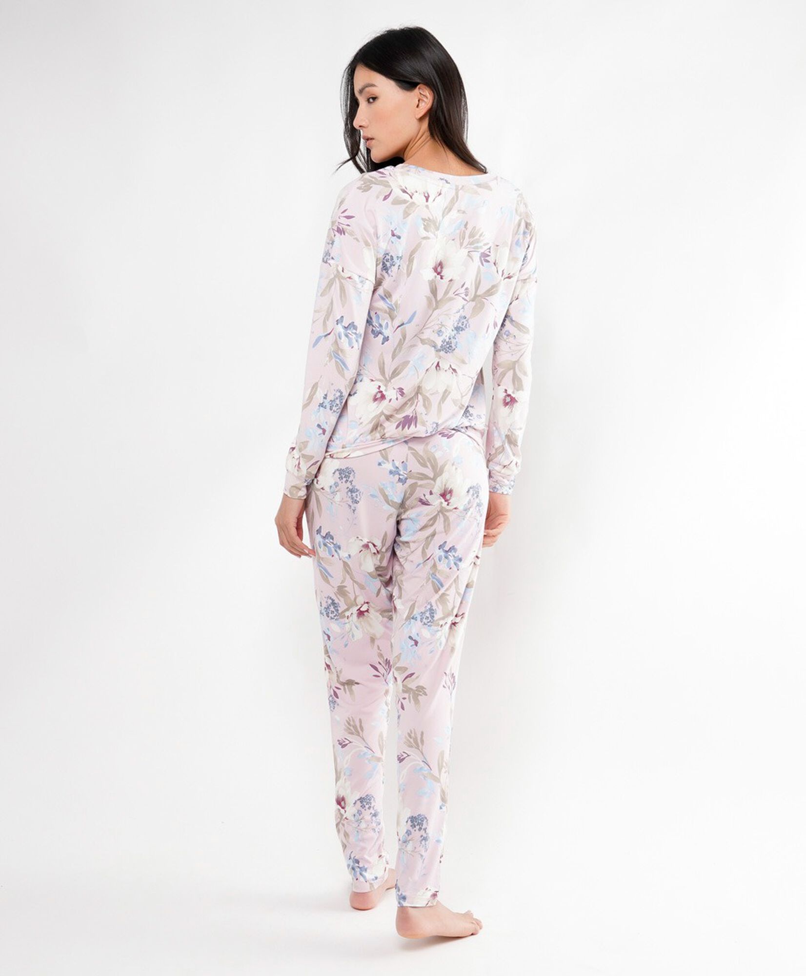 Pijama mujer flores y ramas Pijama mujer flores y ramas