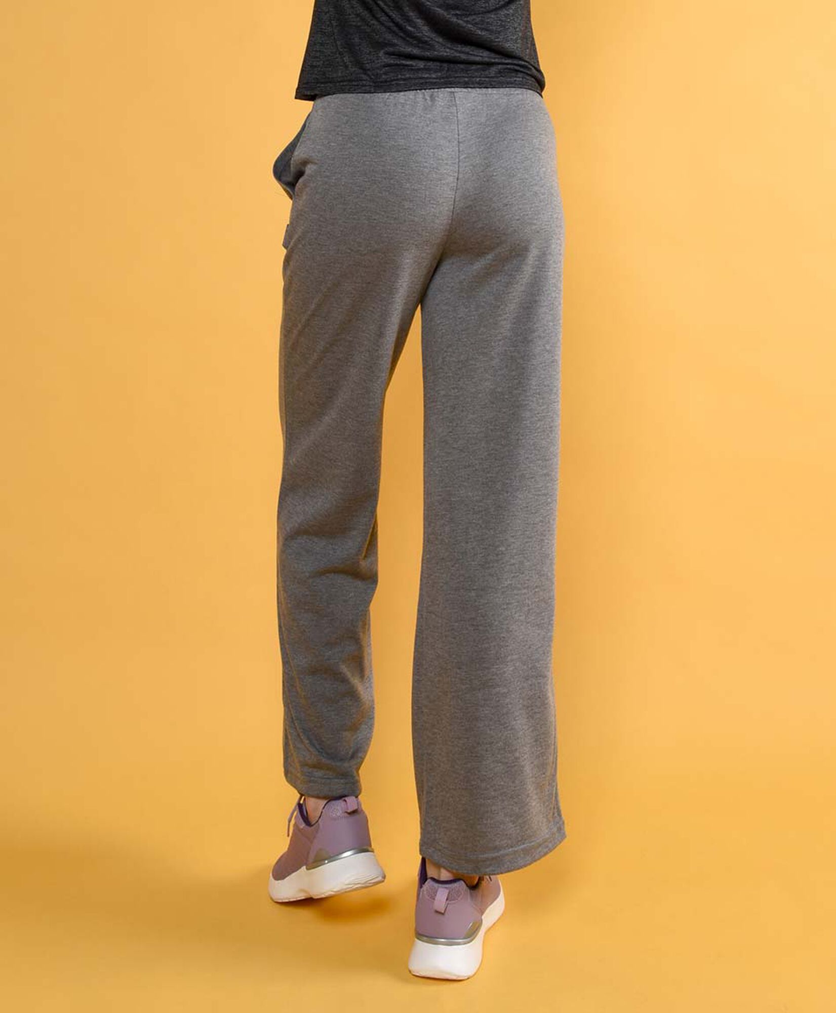 Pantalón de buzo tiro alto over Pantalón de buzo tiro alto over
