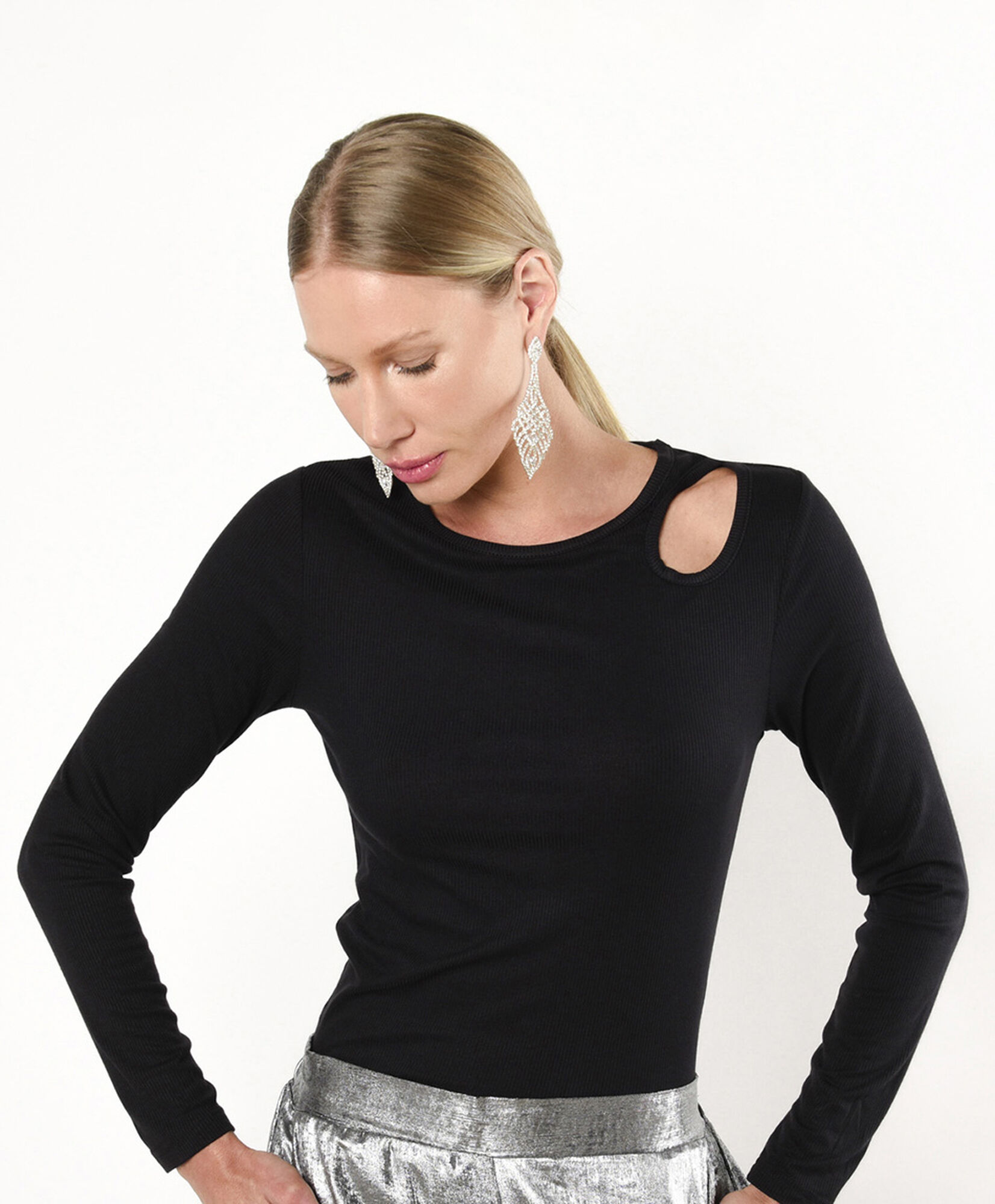 Polera mujer cut out manga larga Polera mujer cut out manga larga