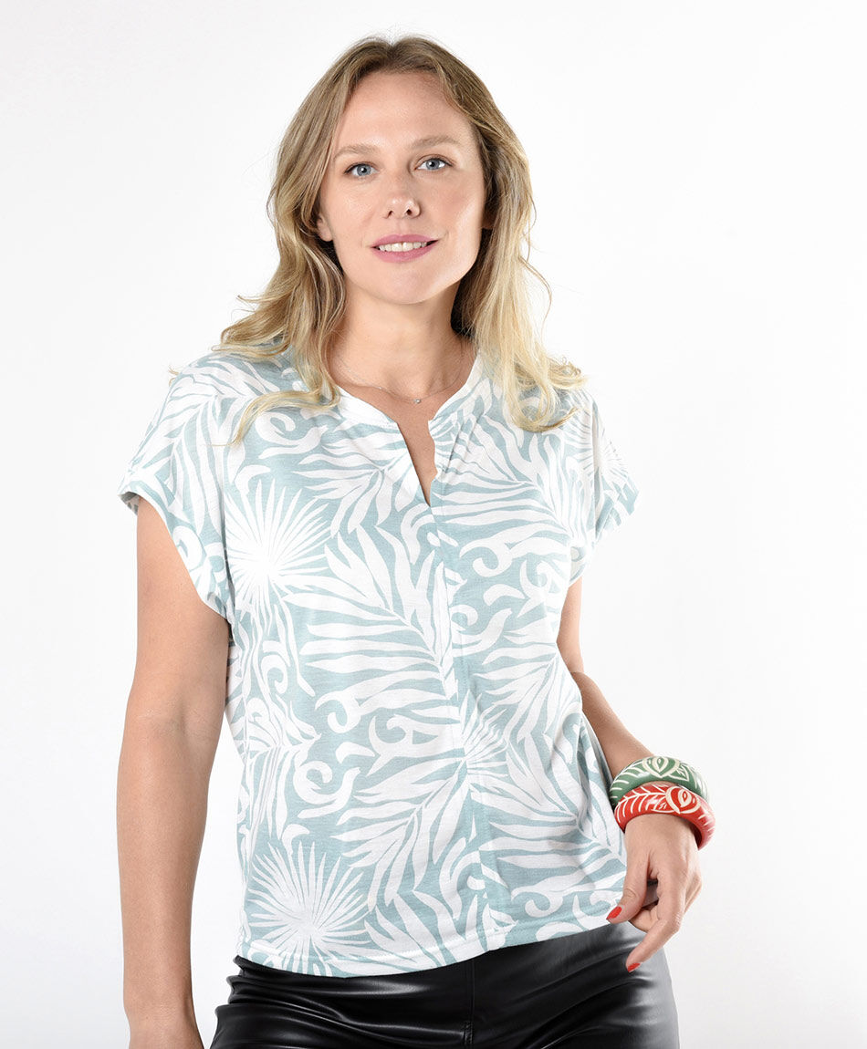 Polera mujer estampado cuello mao