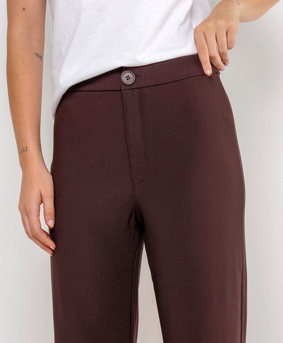 Pantal&oacute;n mujer basta abierta