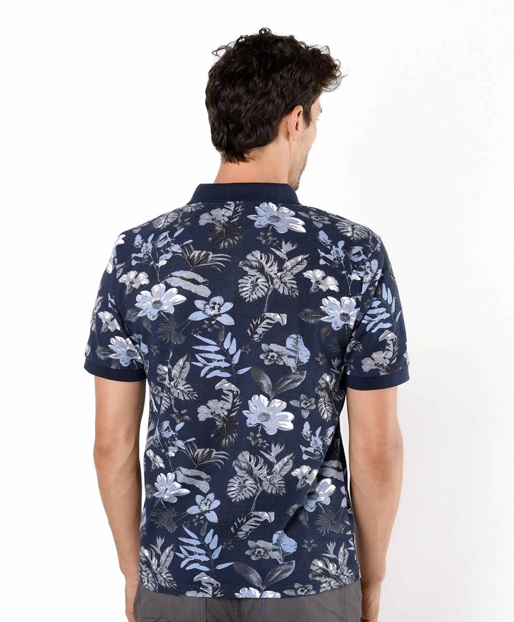 Polera hombre floreada cuello piqué Polera hombre floreada cuello piqué