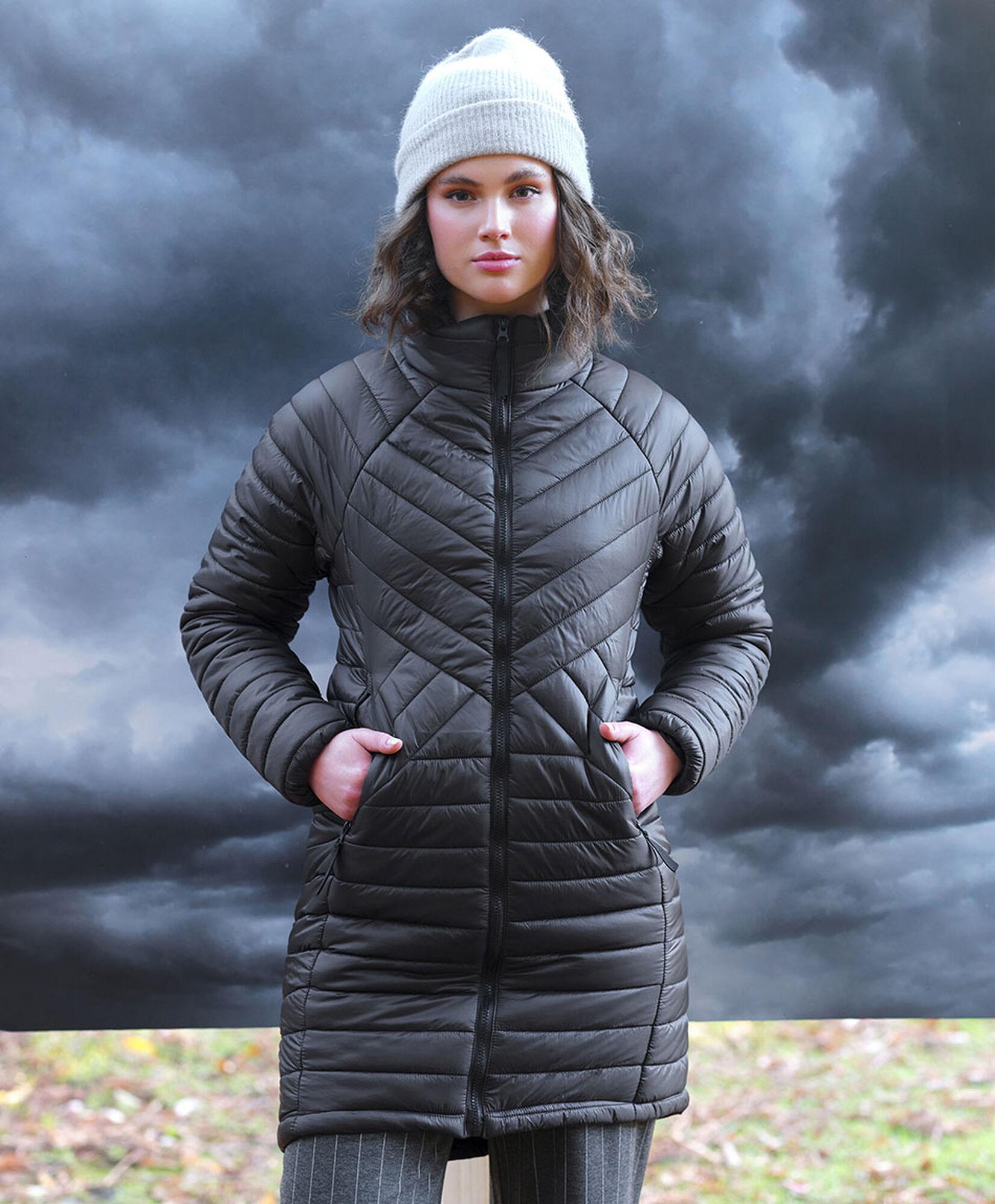 Parka mujer larga costuras Parka mujer larga costuras