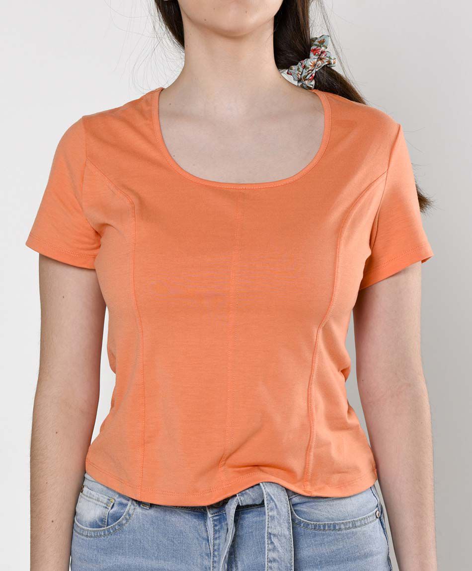 Polera ajustada manga corta cuello redondo