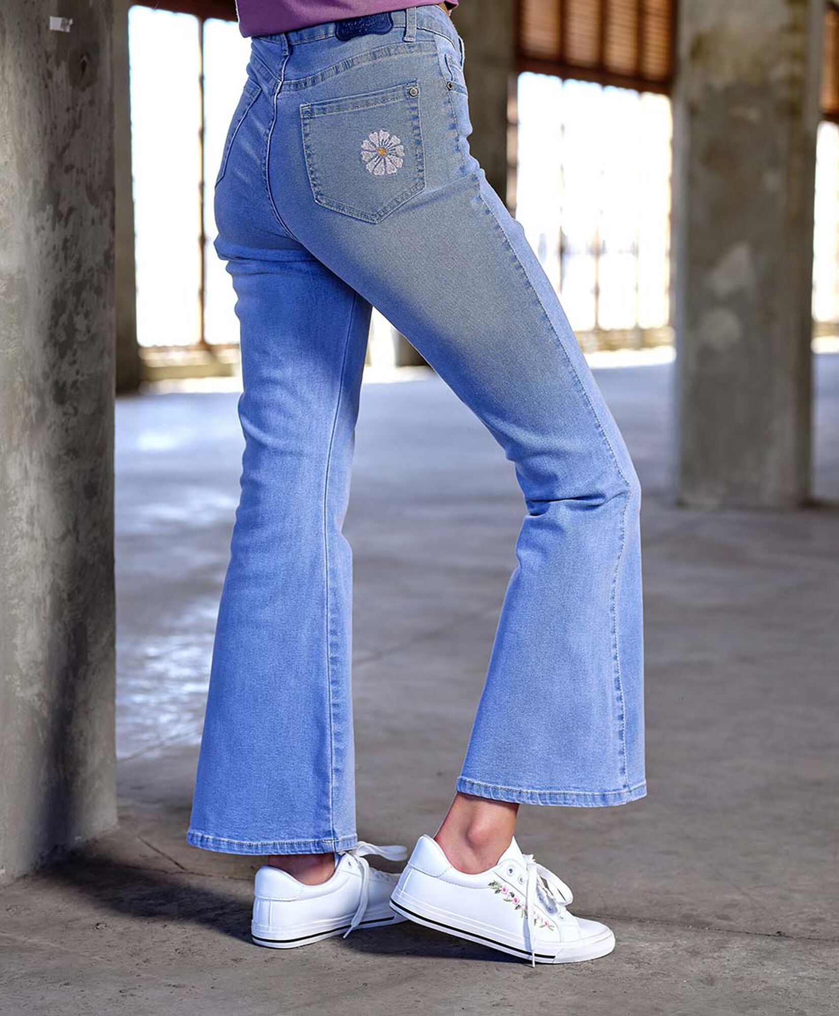 Jeans mujer print flor flare Jeans mujer print flor flare