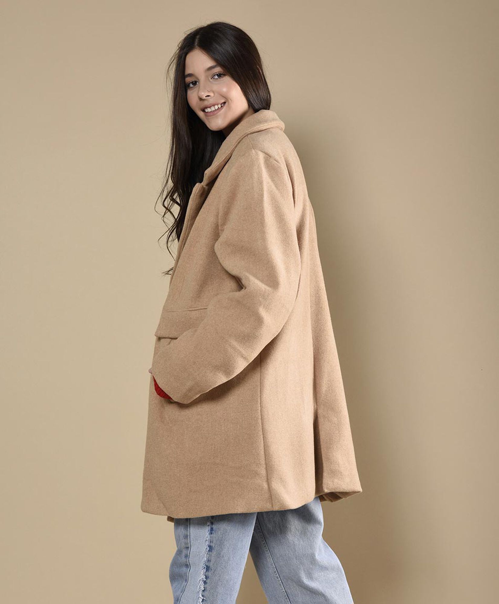 Abrigo camel solapa cuello camisero Abrigo camel solapa cuello camisero