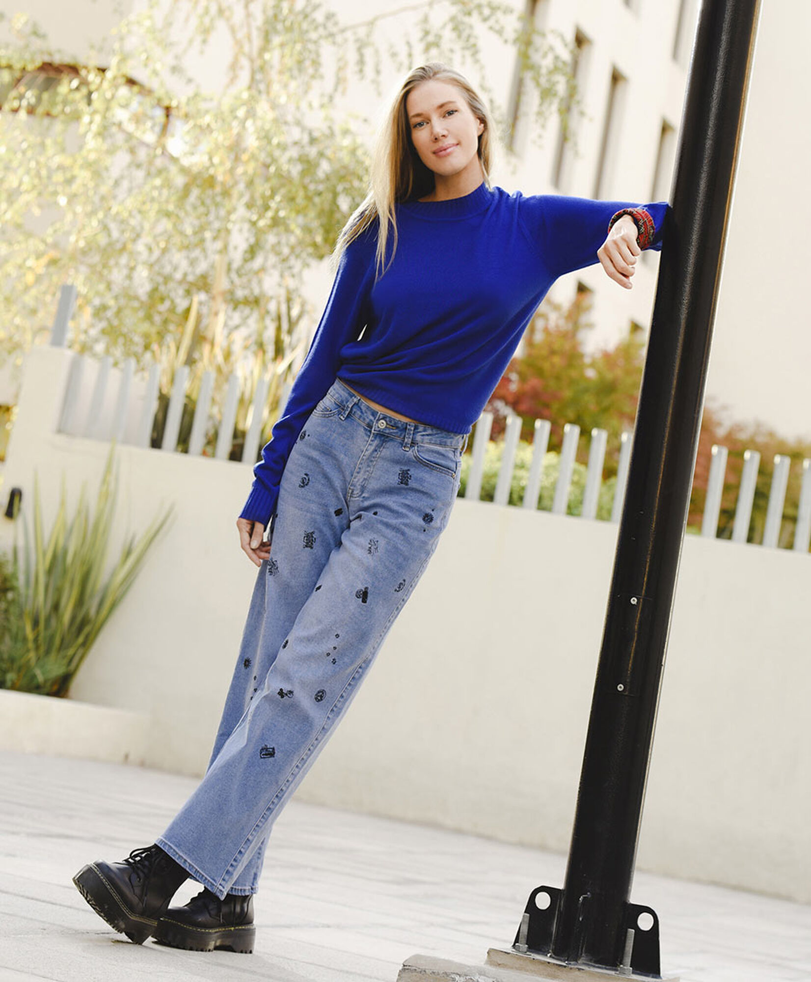 Jeans mujer bordado wide Jeans mujer bordado wide