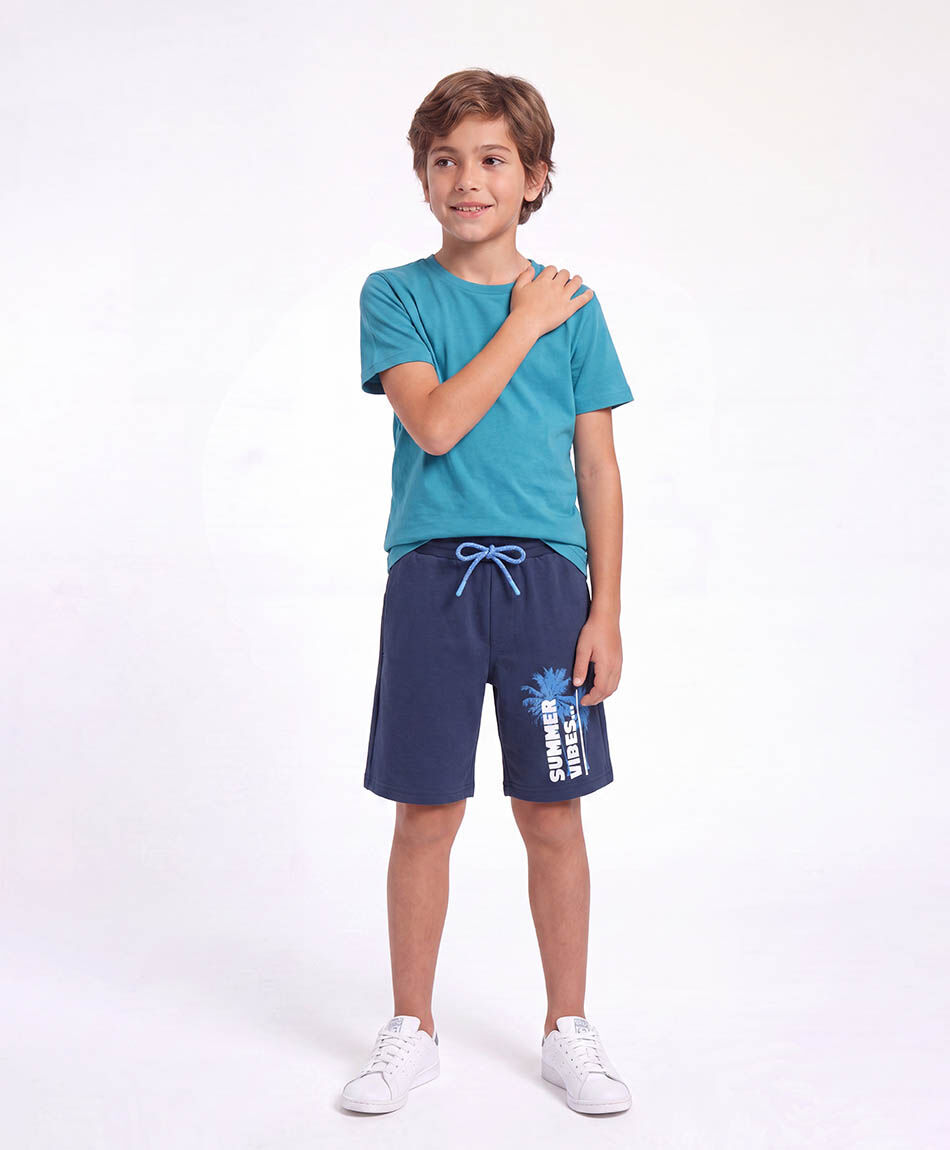 Short ni&ntilde;o summer vibes