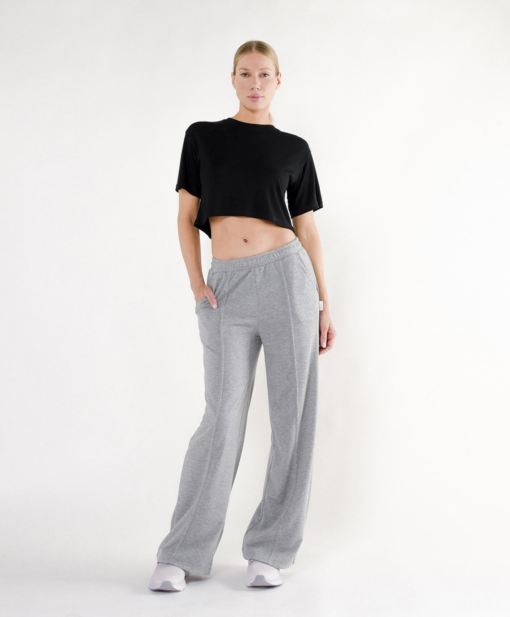 Pantalón deportivo mujer pliegues Pantalón deportivo mujer pliegues