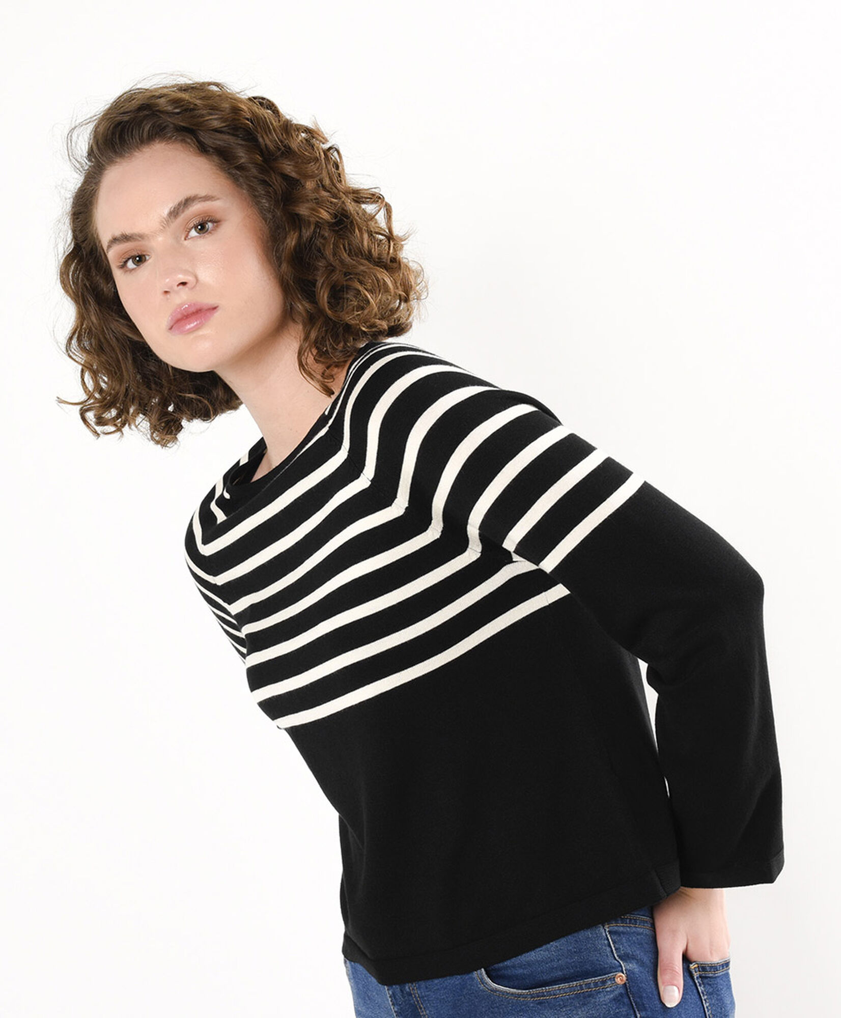 Sweater mujer rayado blanco y negro Sweater mujer rayado blanco y negro