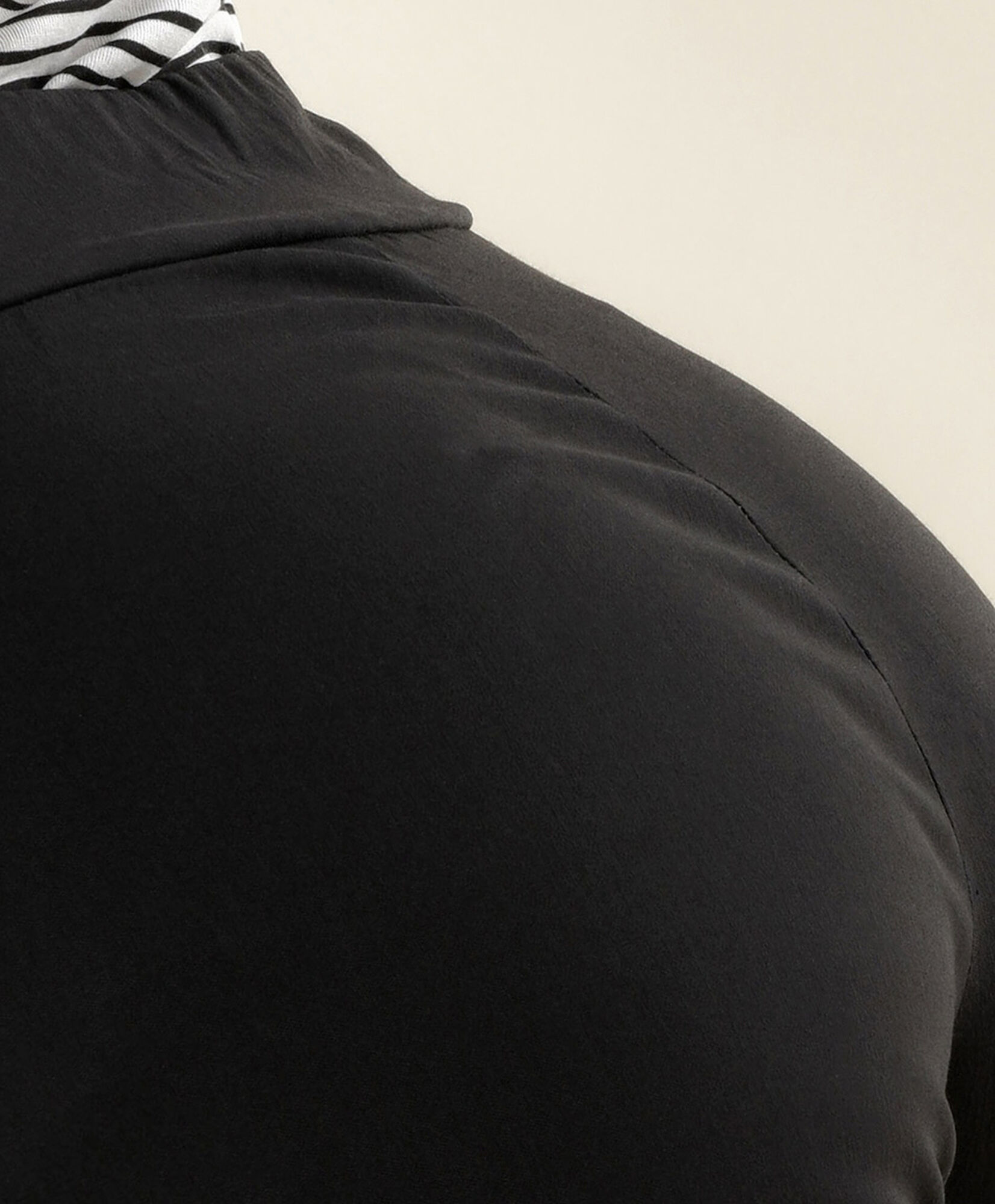 Pantalón mujer detalle cintura Pantalón mujer detalle cintura