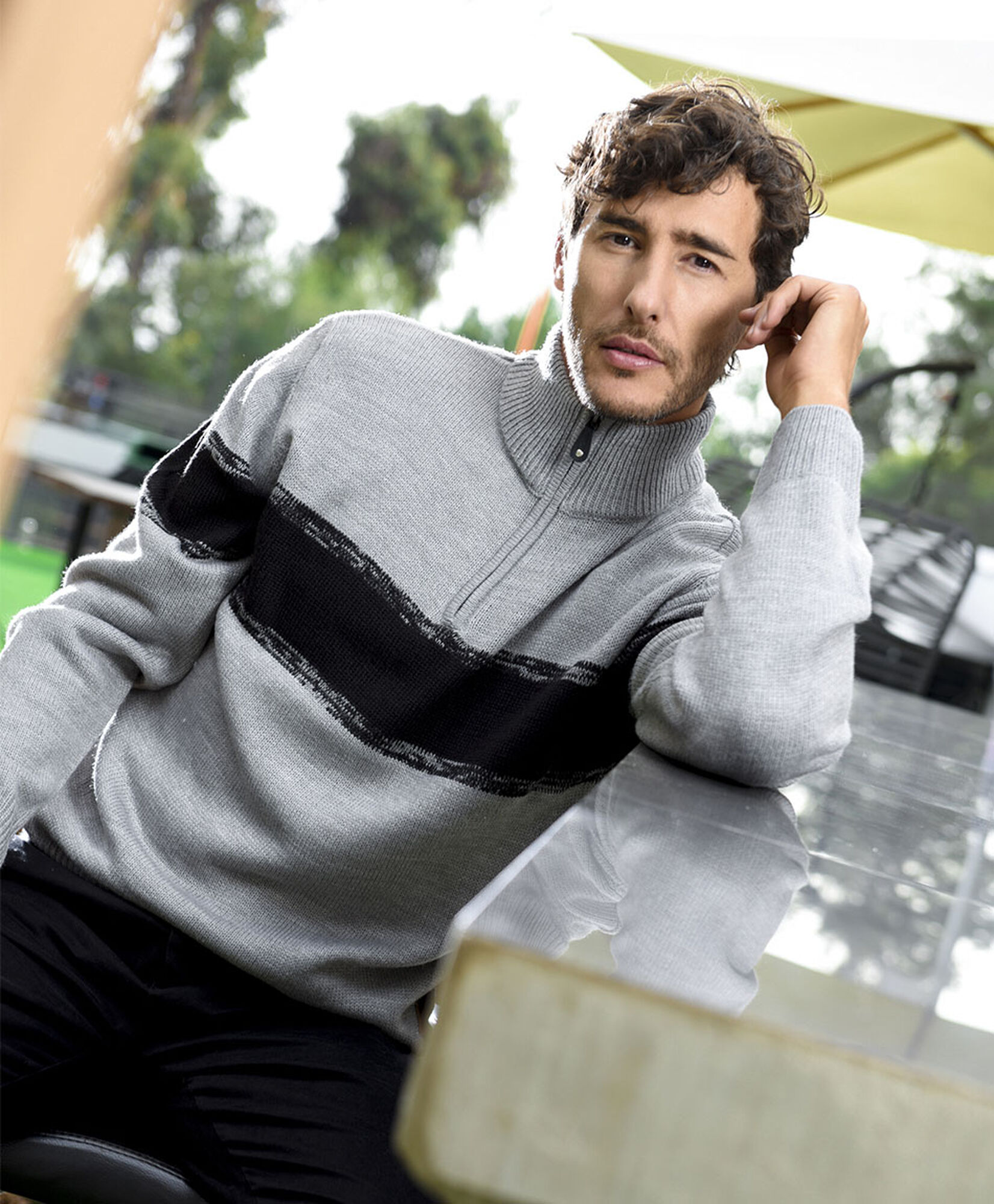 Sweater hombre diseño bicolor Sweater hombre diseño bicolor
