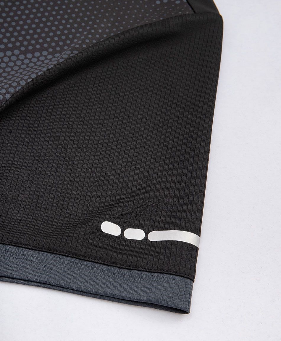 Polera deportiva hombre flecha