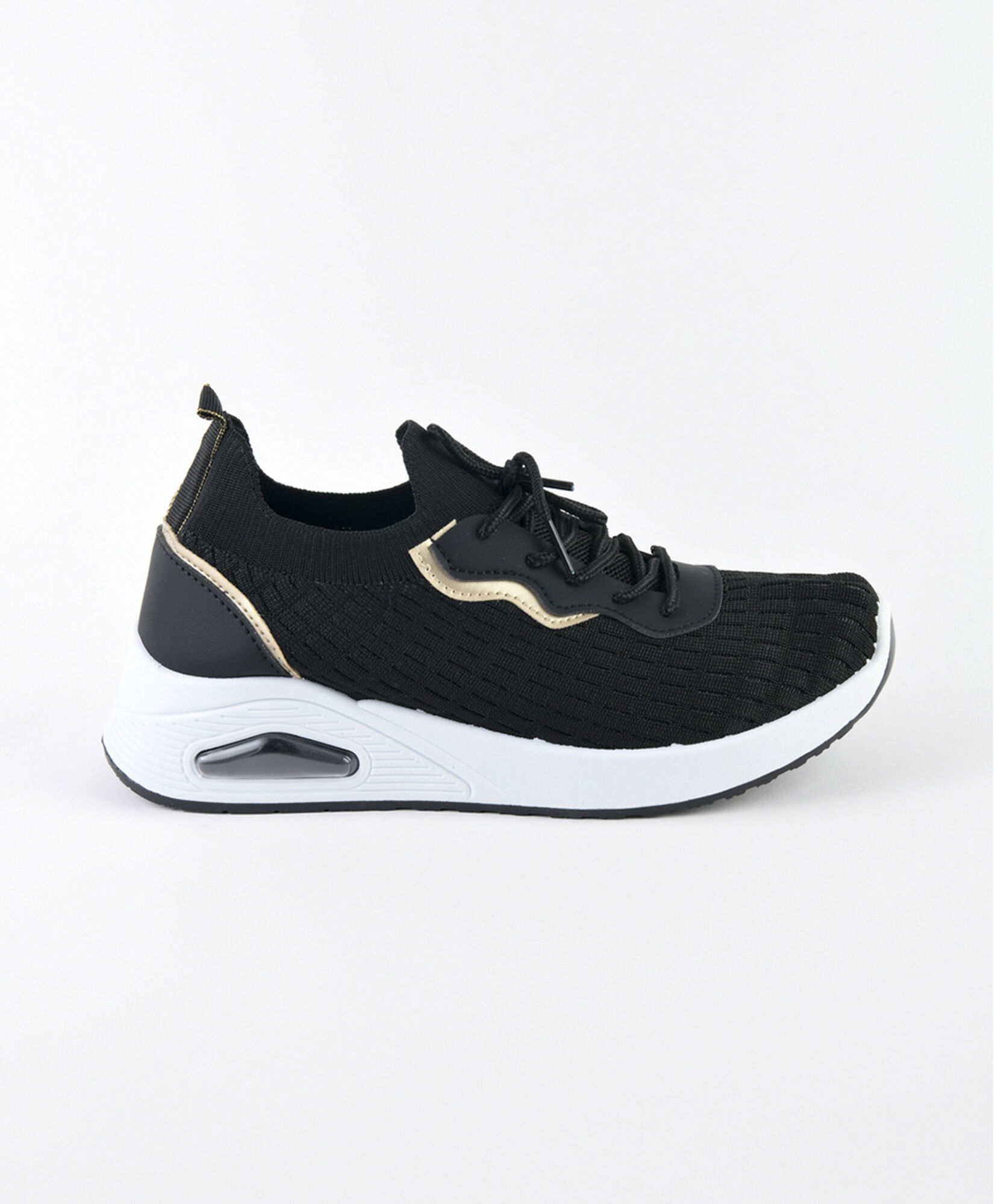 Zapatilla mujer plataforma detalles dorados Zapatilla mujer plataforma detalles dorados