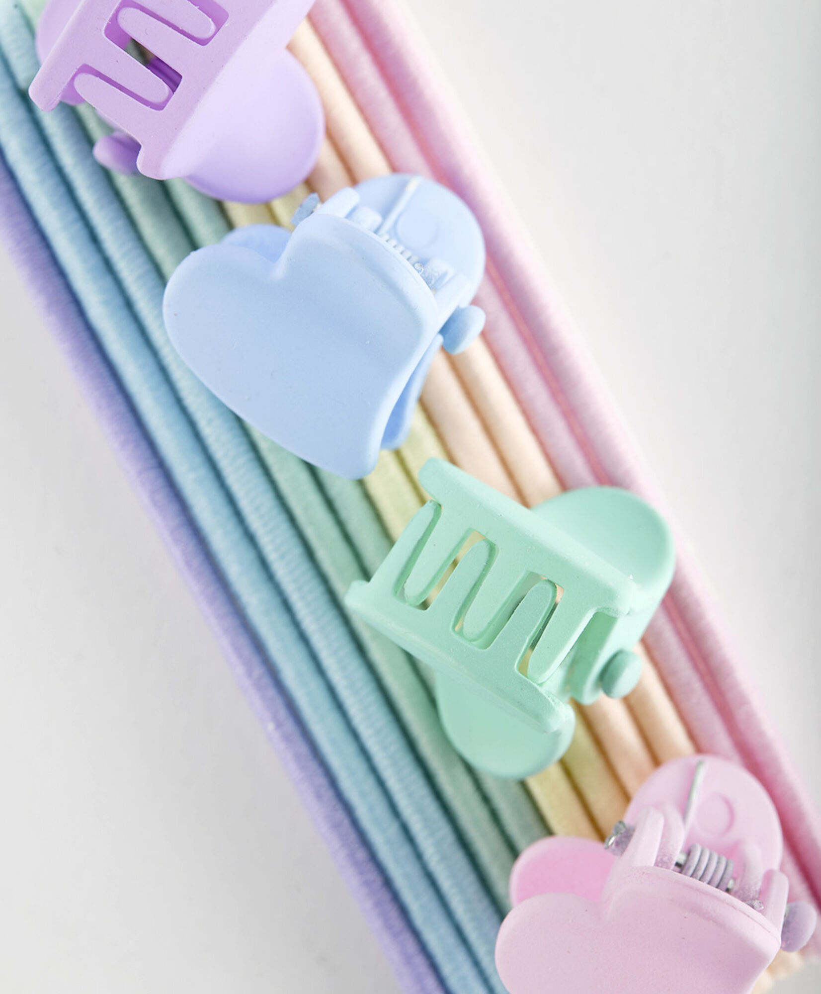 Set colet + pinches colores corazones Set colet + pinches colores corazones