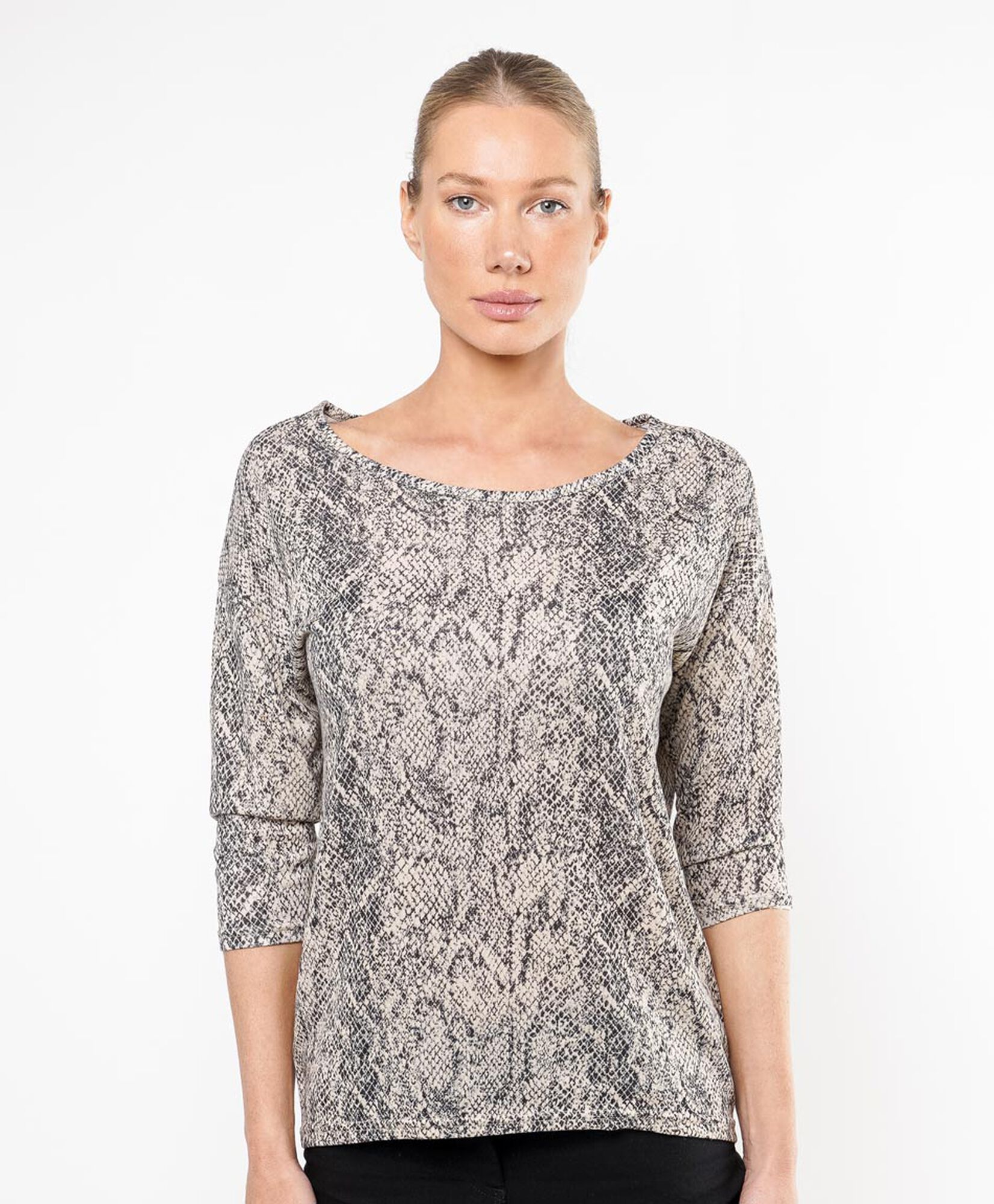 Polera mujer lanosa estilo serpiente Polera mujer lanosa estilo serpiente