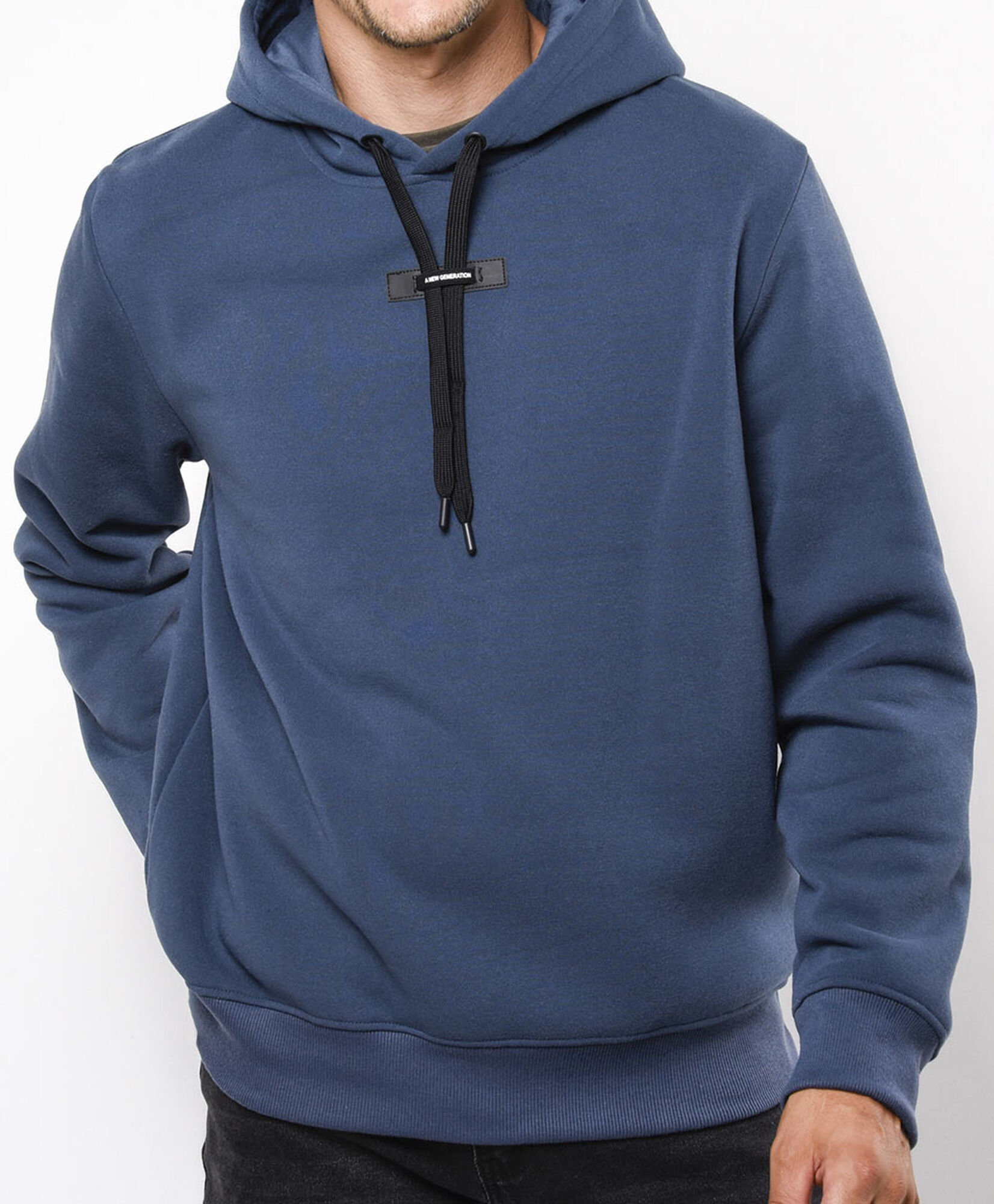Polerón hombre liso con gorro Polerón hombre liso con gorro