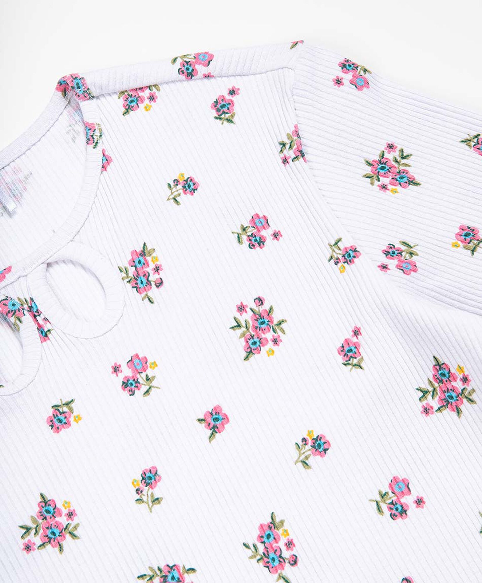 Polera niña acanalada florcitas Polera niña acanalada florcitas