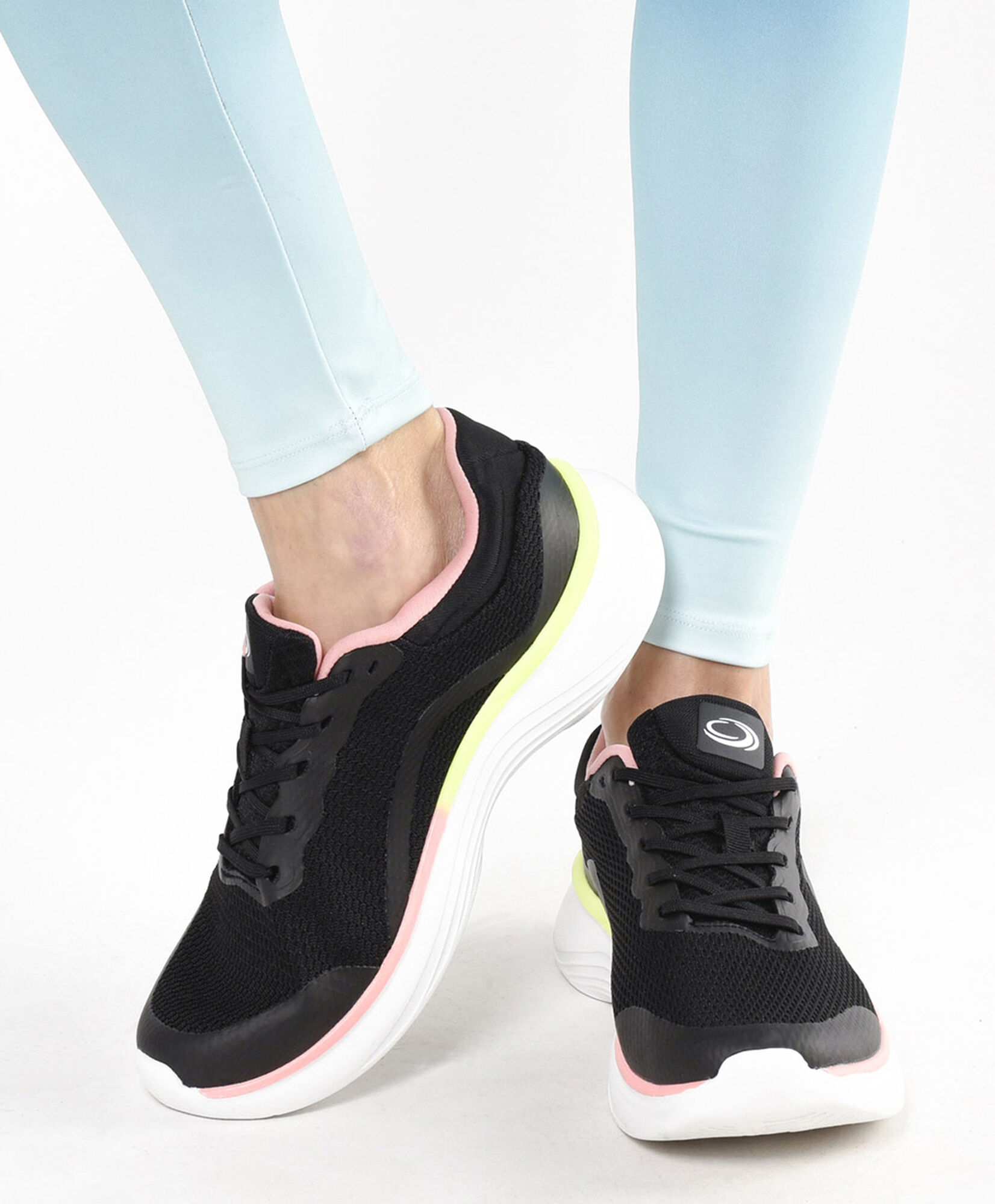 Zapatilla deportiva mujer tricolor Zapatilla deportiva mujer tricolor