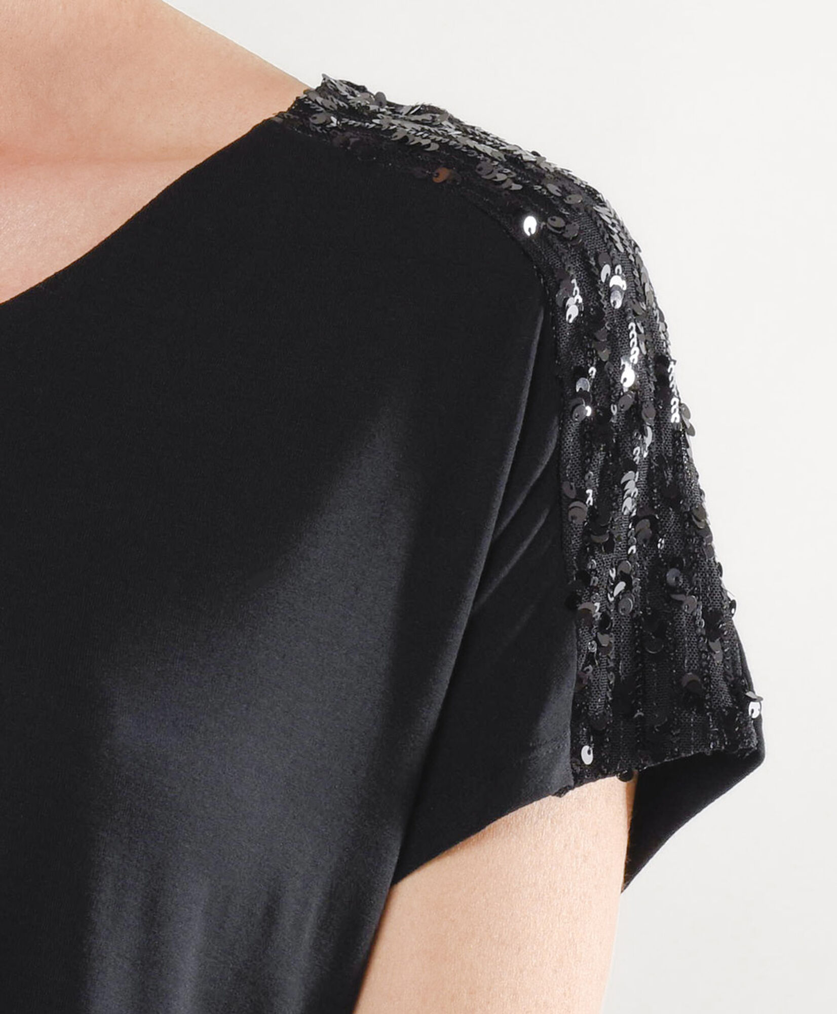 Polera mujer lentejuelas hombros Polera mujer lentejuelas hombros