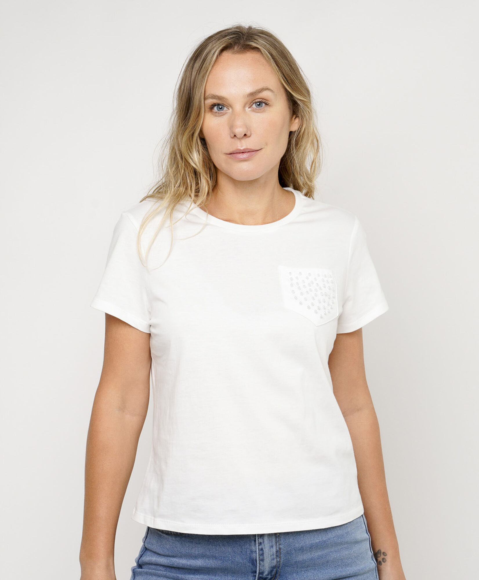 Polera mujer detalle de perlas Polera mujer detalle de perlas