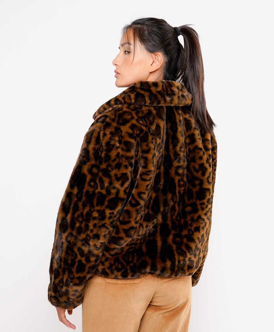 Chaqueta mujer animal print broches