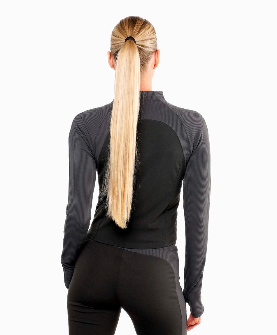 Poler&oacute;n deportivo mujer dise&ntilde;o texturizado