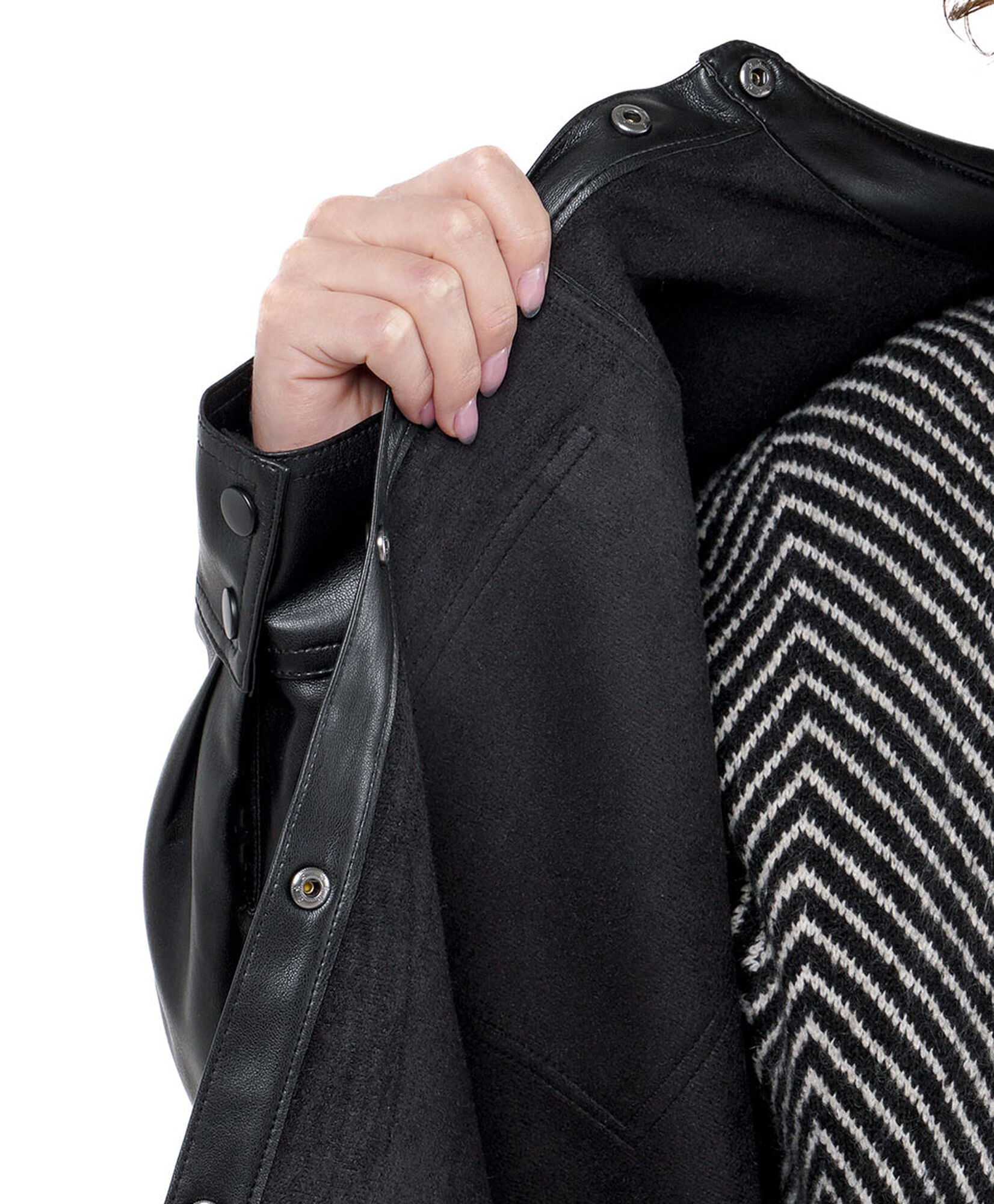 Chaqueta mujer estilo cuerina Chaqueta mujer estilo cuerina