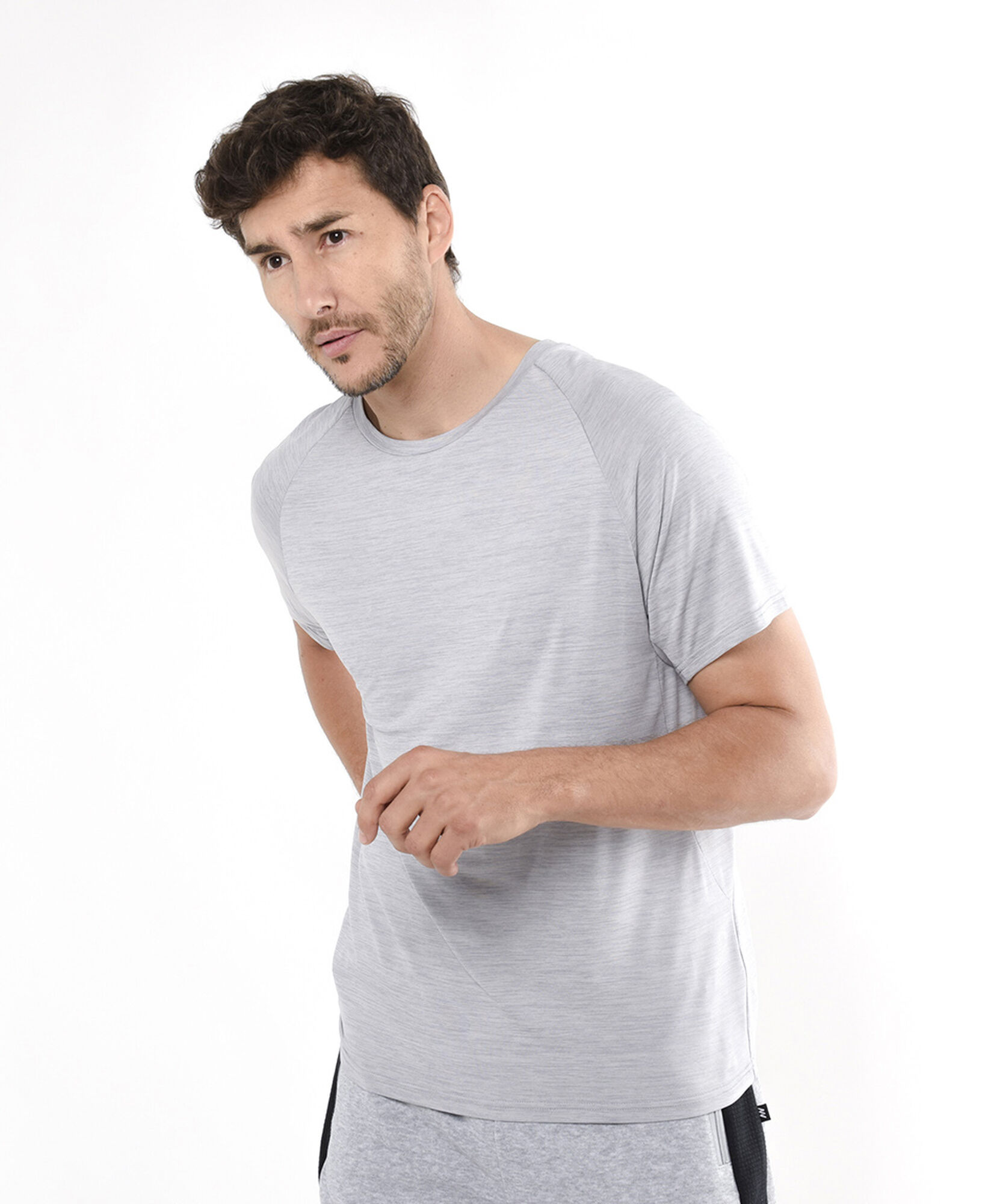 Polera deportiva hombre lisa gris Polera deportiva hombre lisa gris