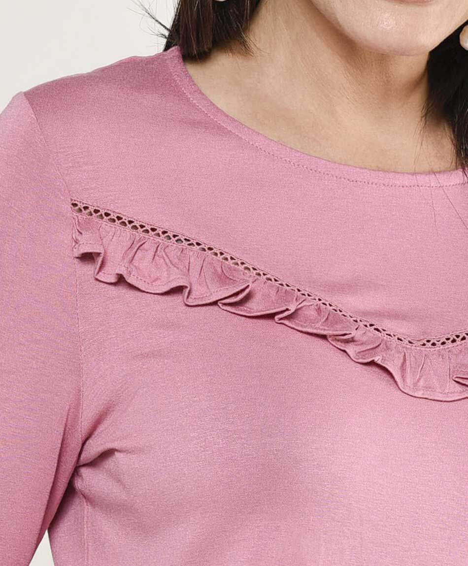 Polera mujer vuelos y calado en pecho