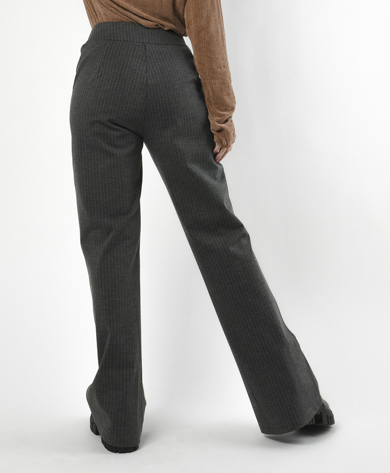 Pantalón mujer líneas wide gris Pantalón mujer líneas wide gris