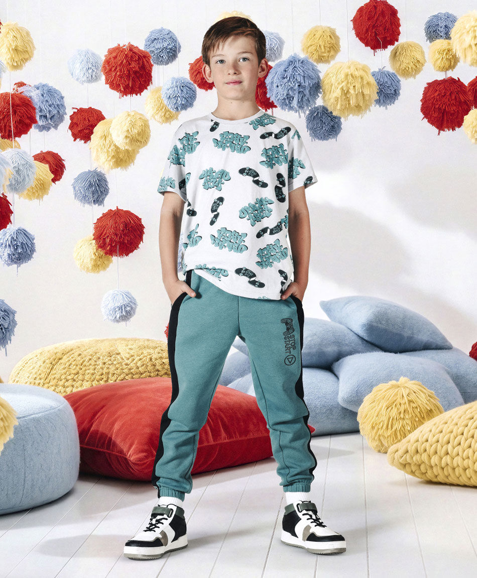 Pantal&oacute;n buzo ni&ntilde;o bicolor