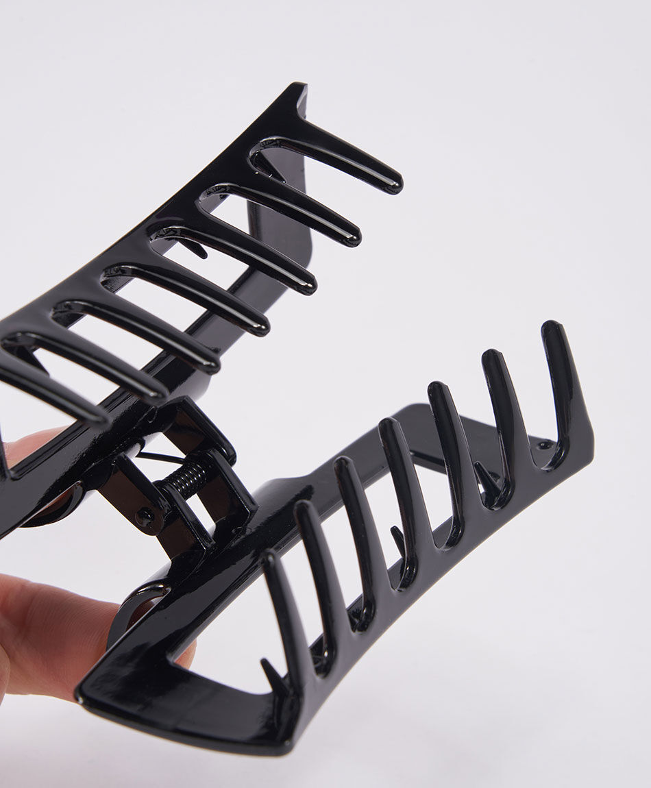 Pinza mujer rectangular negra