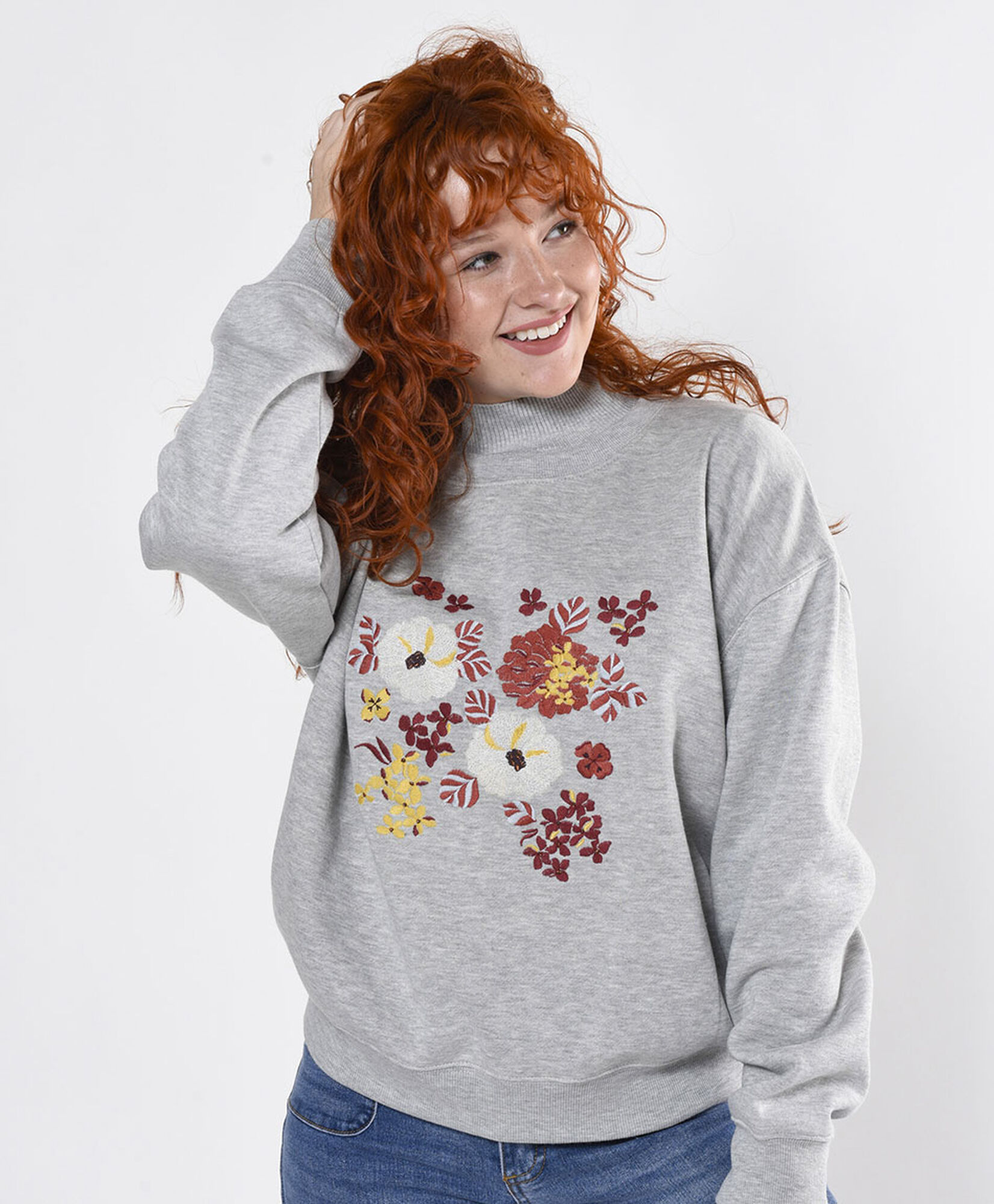 Polerón mujer flores bordadas Polerón mujer flores bordadas