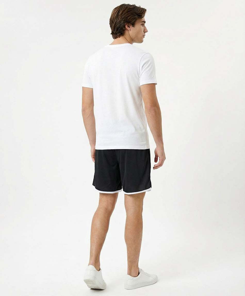 Short deportivo hombre estilo f&uacute;tbol