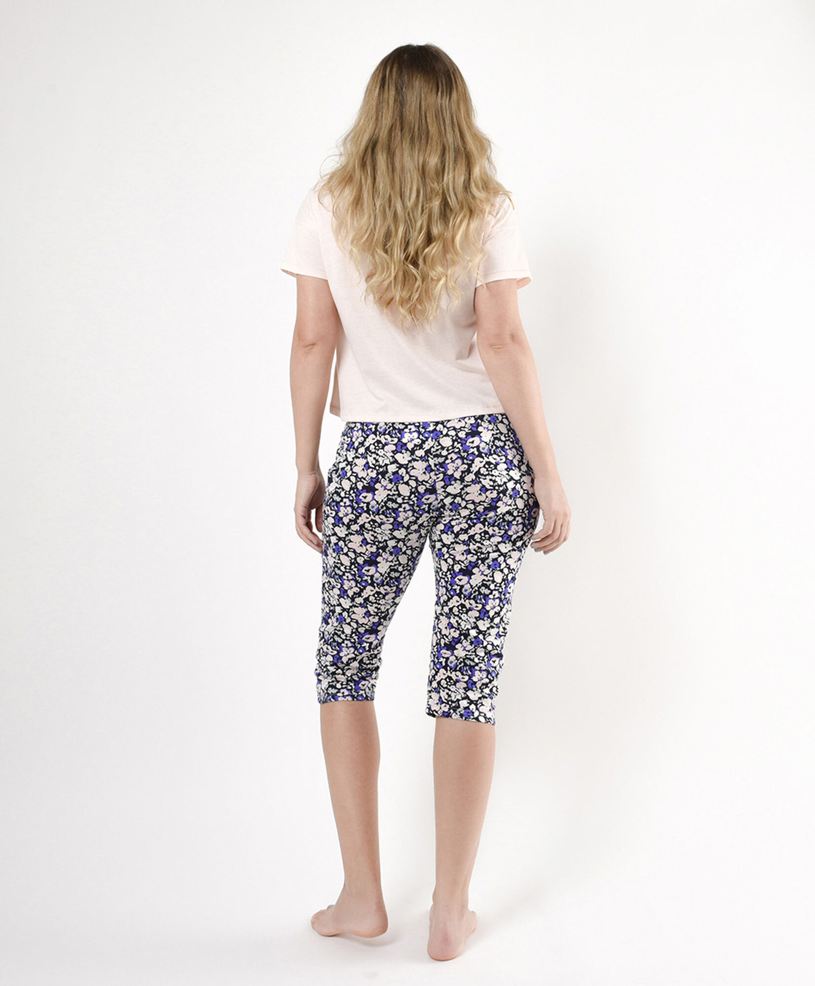 Pijama mujer capri floreado Pijama mujer capri floreado