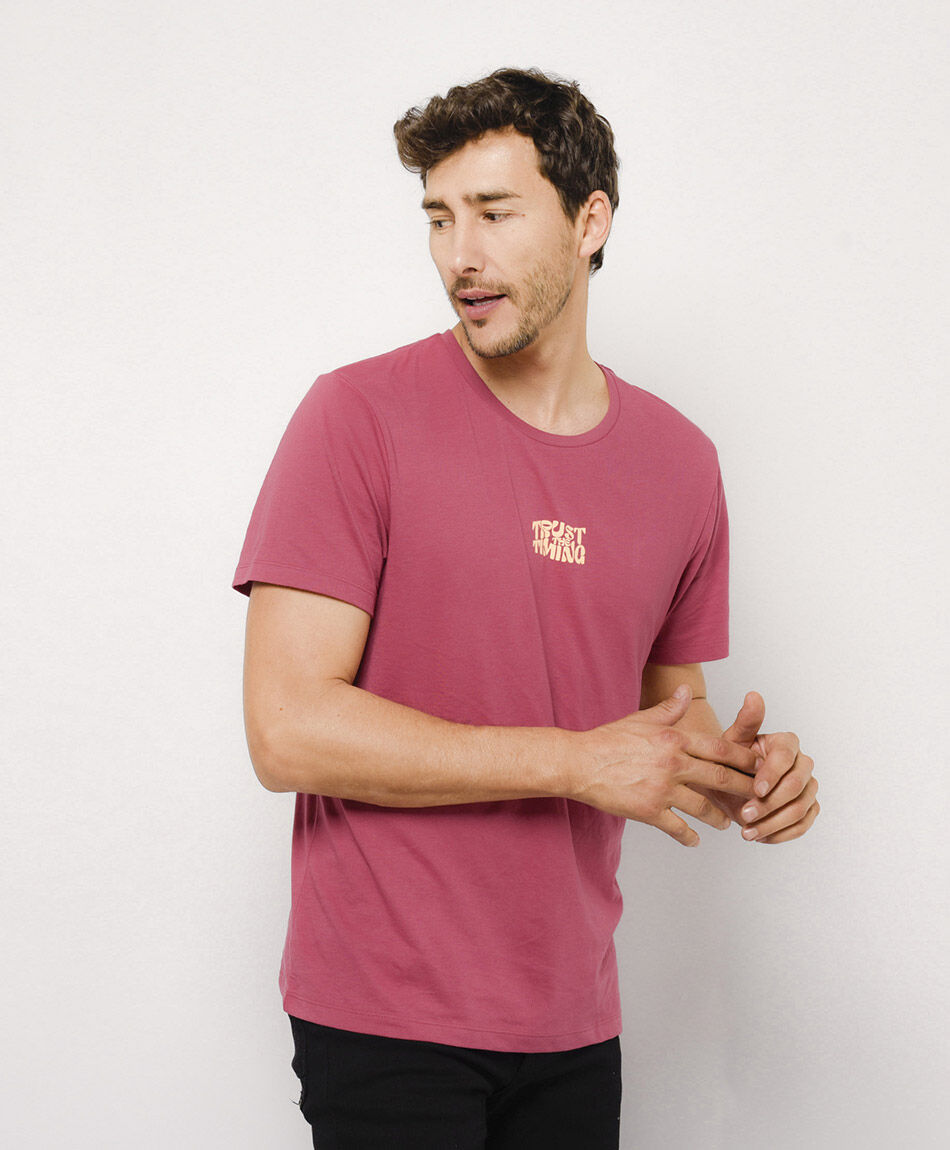 Polera hombre doble estampado timing