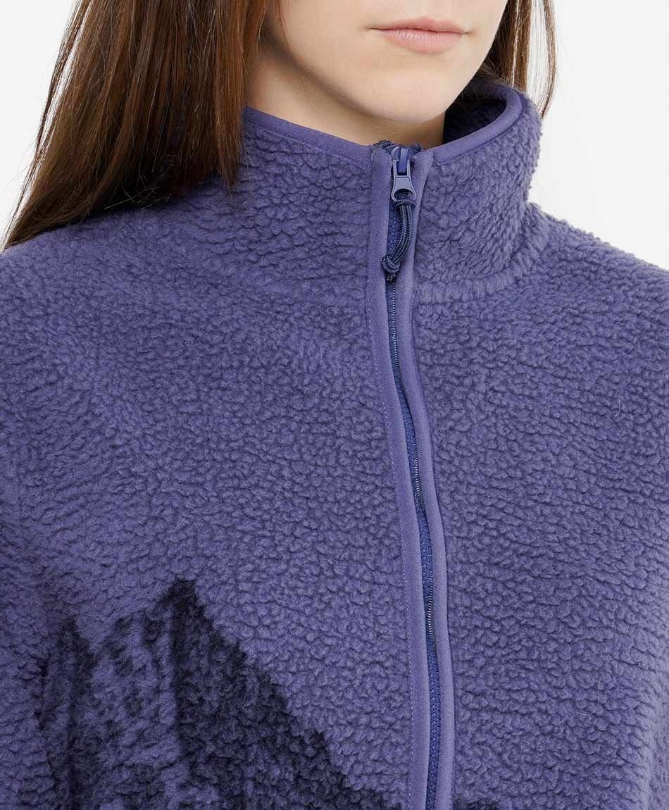 Polar mujer monta&ntilde;as