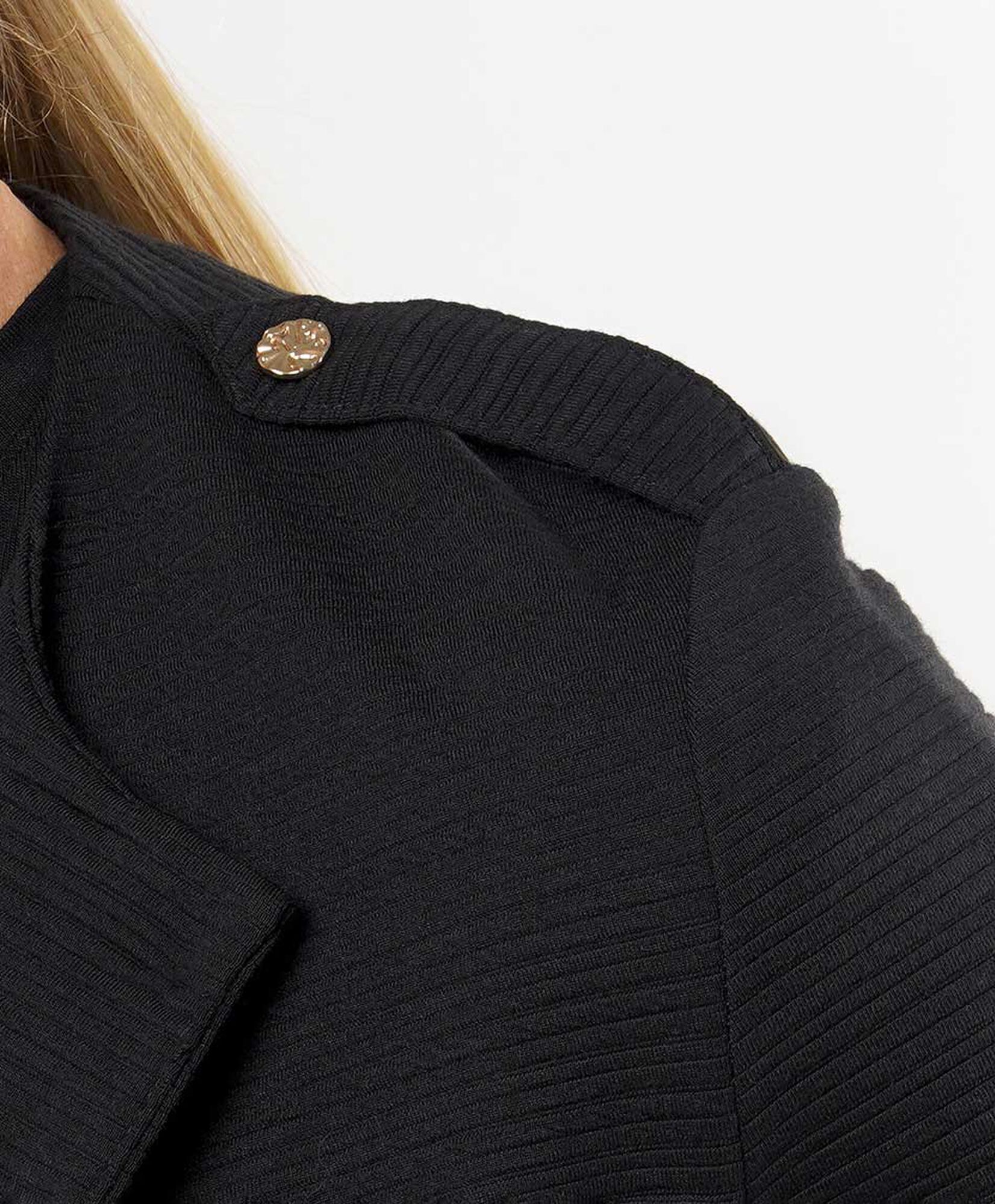Chaqueta mujer cropped botones metálicos Chaqueta mujer cropped botones metálicos